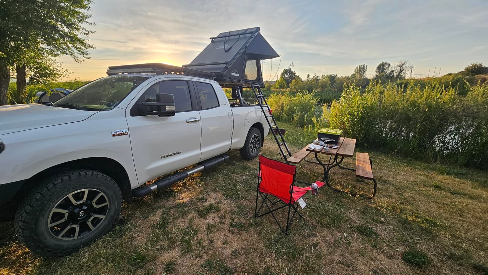 WildFinder Rooftop Tent, Hard Shell Roof Top Tent for Jeep SUV Truck Van | Aluminum Pop Up Roof Tent with LED Light Strip, Camping Car Roof Tent for 2-3 Person, Hardshell Rooftop Tent customer photo 2