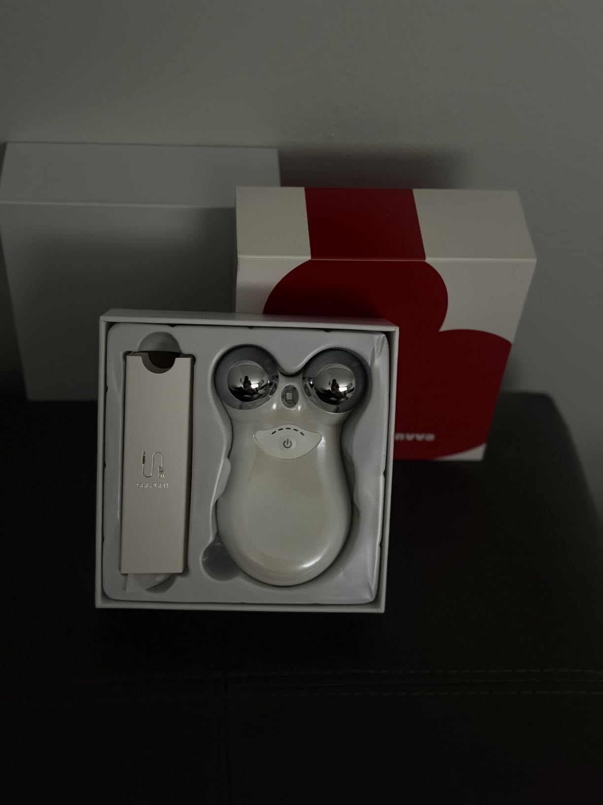 Microcurrent Facial Device, Latest Red Light Technology, Enhances The Ability to Lift The Face and Tighten The Skin, Facial Wrinkle Equipment, Smart Photon Micro-Current Device, Model: EP-300 customer photo 1