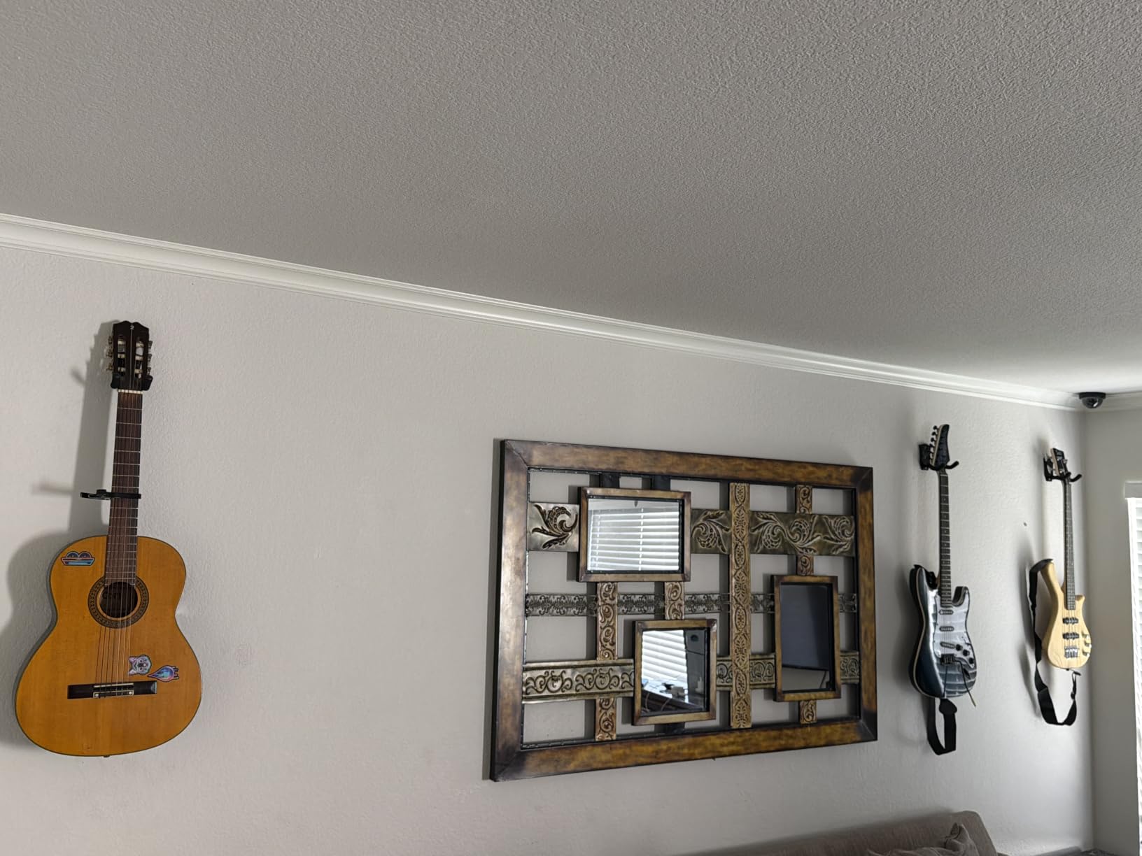 Onmiwod Guitar Wall Mount 3 Pack, Black Metal Guitar Hanger, V-Shaped Guitar Wall Hangers Mount, Guitar Holder Hook Stand Wall for Acoustic, Electric Guitar, Banjo, Bass, for Guitar Player Men Boy customer photo 2
