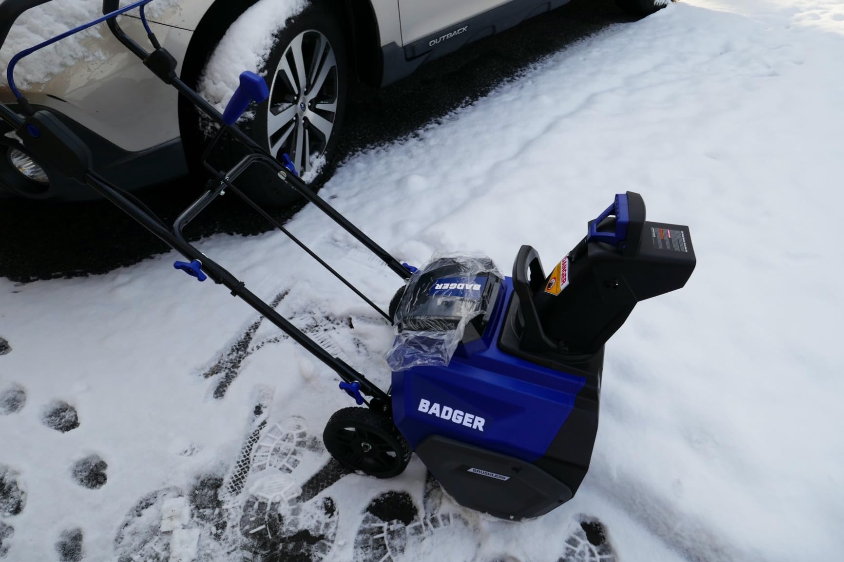 Wild Badger Power 40V 20-Inch Brushless Cordless Electric Snow Blower | 20-in width, 10-in intake and up to 26-ft throw; brushless single-stage power, two 4.0Ah batteries and fast charger. customer photo 1