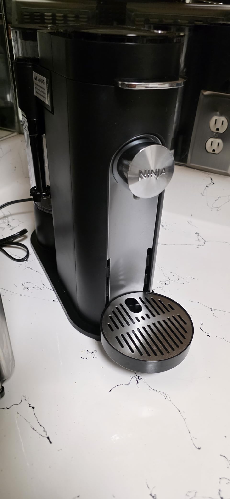 Ninja Pod and Grounds Coffee Maker, K-Cup Compatible, Compact Design, Built-in Milk Frother customer photo 1