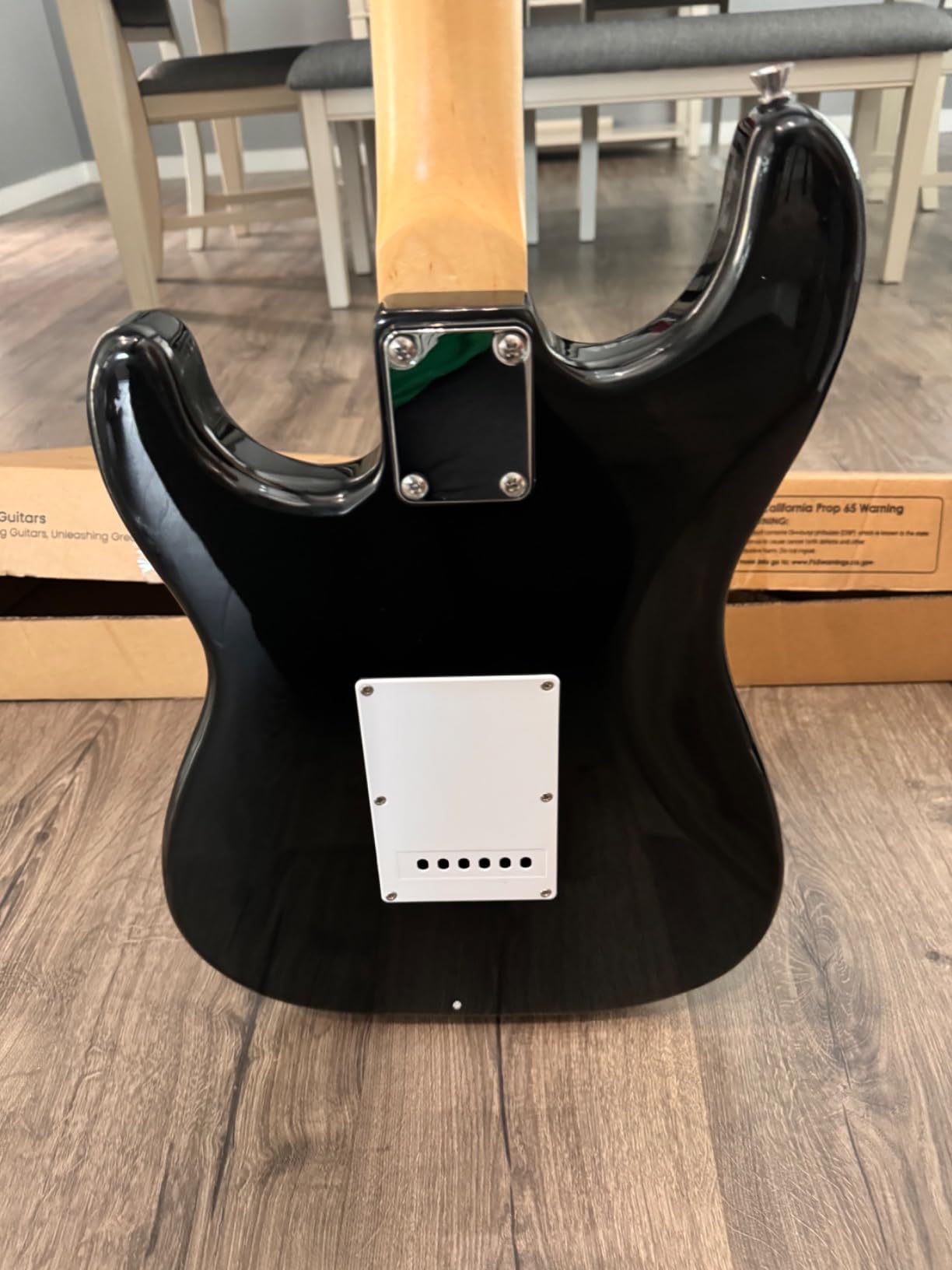 Pyle Left Handed Electric Guitar and Amp Kit - Full Size 39