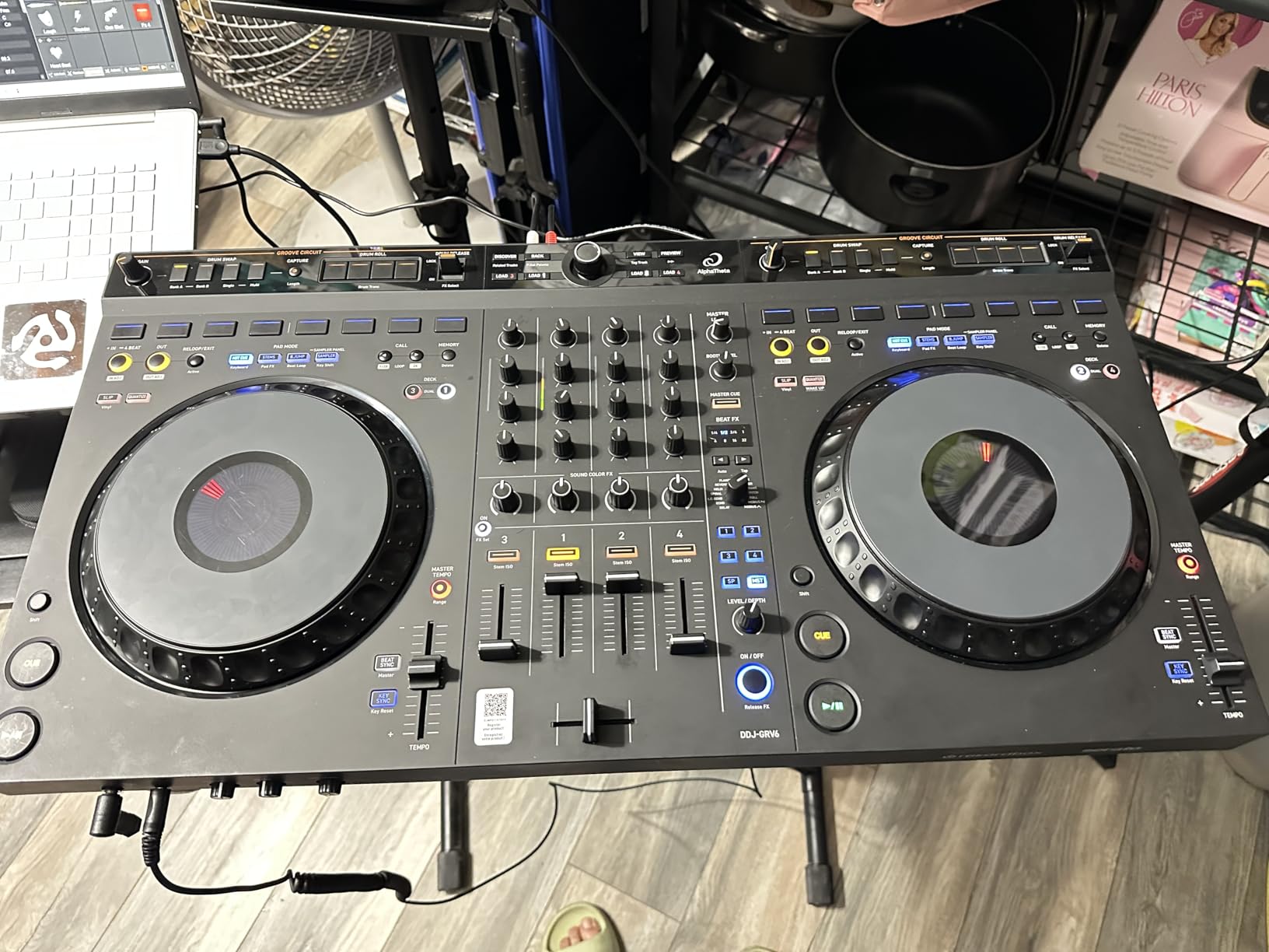 DDJ-GRV6 4-Channel DJ Controller, Groove Circuit, Black customer photo 1
