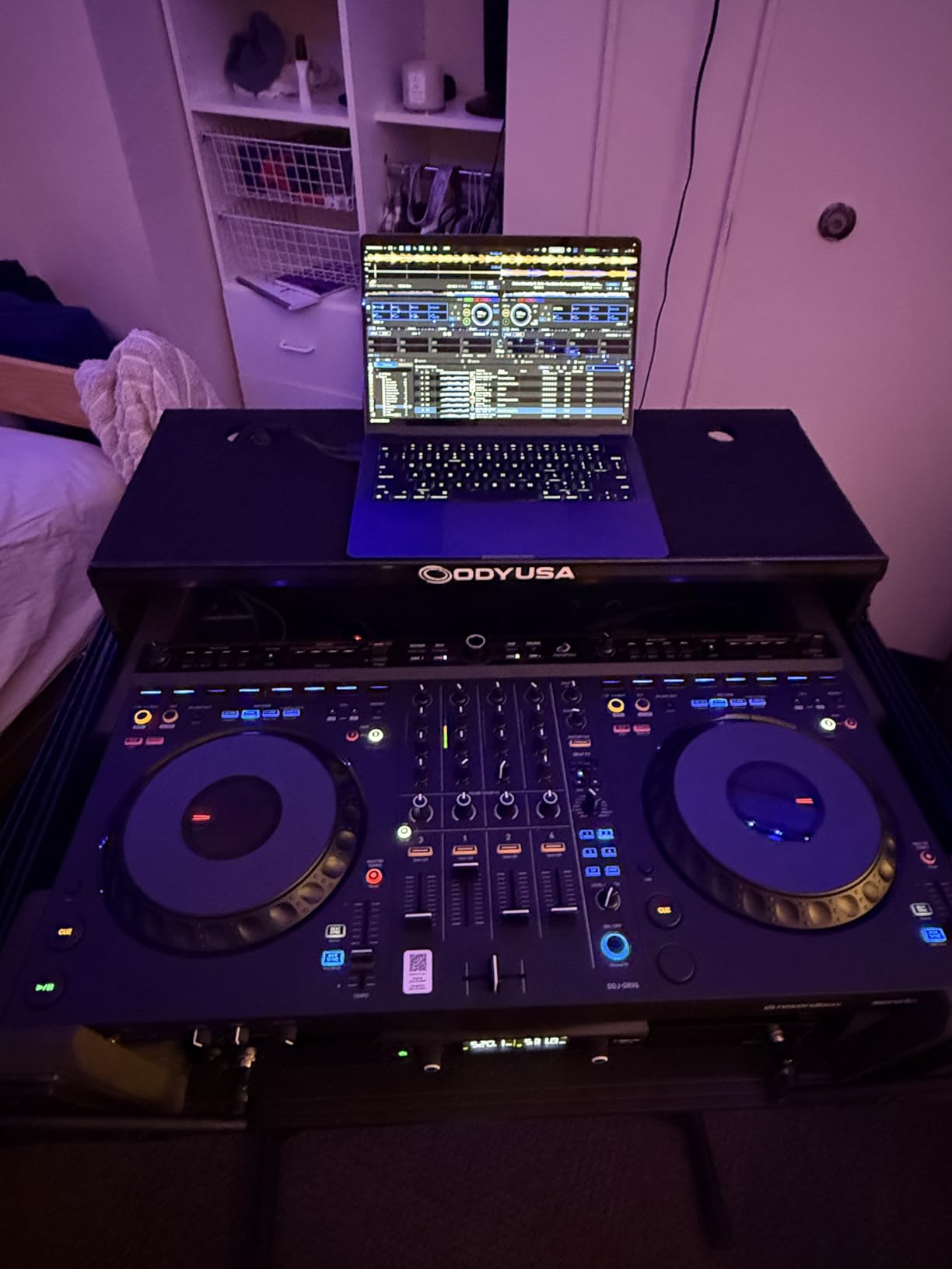DDJ-GRV6 4-Channel DJ Controller, Groove Circuit, Black customer photo 2