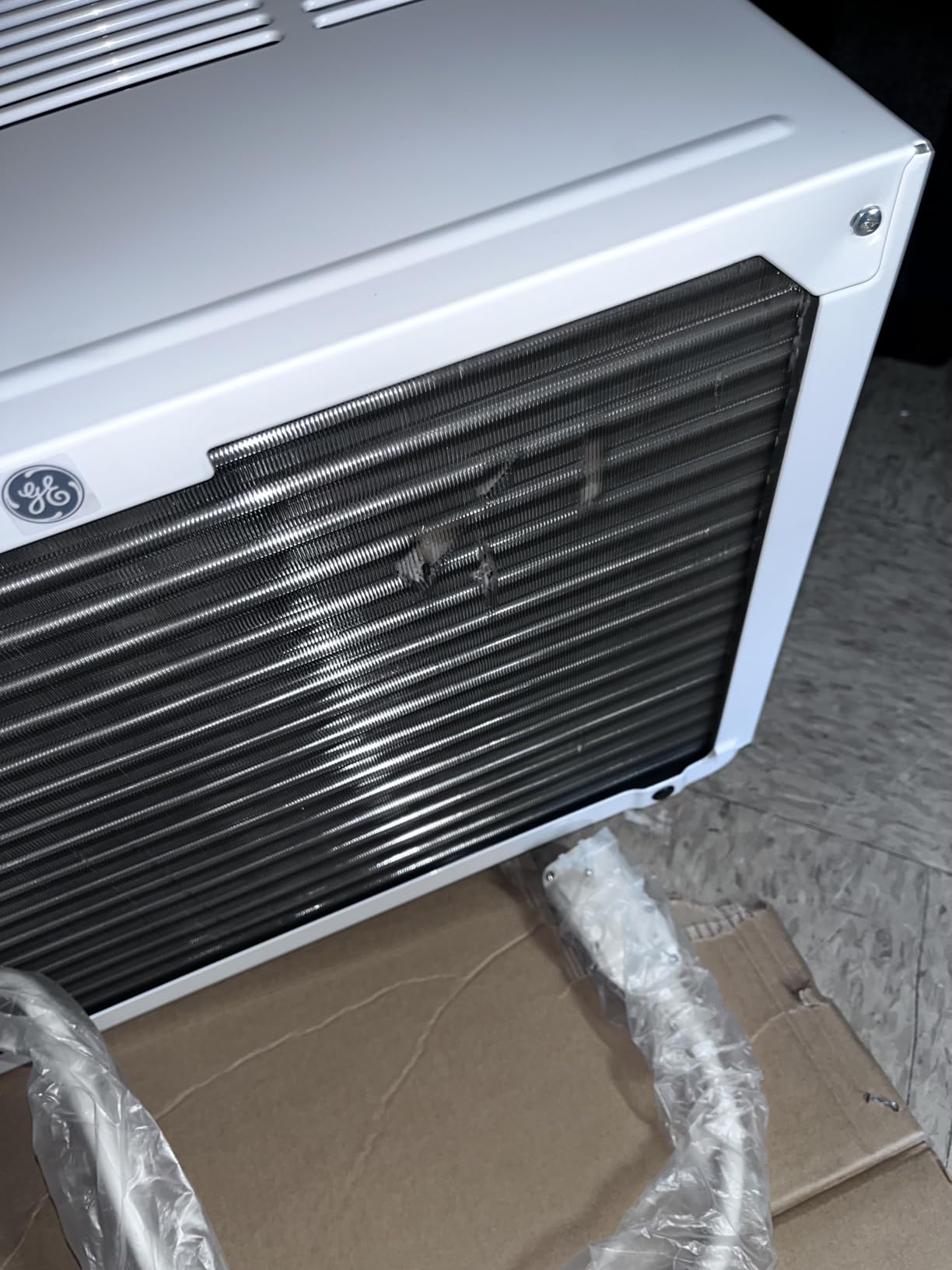GE Window Air Conditioner 12,000 BTU for Rooms up to 550 sq ft., Wi-Fi Enabled, Energy-Efficient Cooling for Large Rooms, Easy Install Kit, Control Using Remote or Smartphone App, White customer photo 2