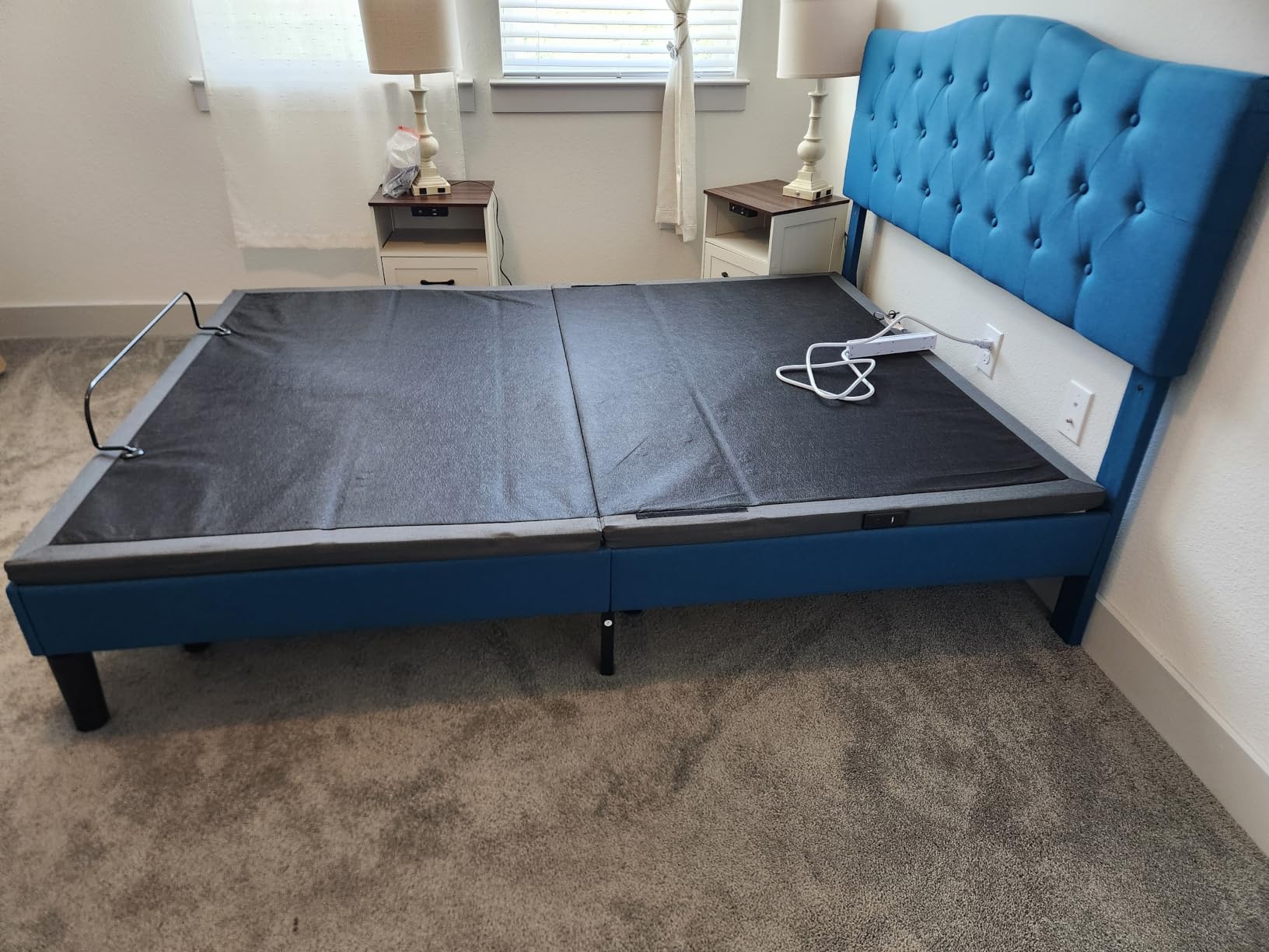 Amada Queen Adjustable Bed Frame with Massage, Head & Foot Incline, Wireless Remote, 4 Built-in USB Ports, LED Night Light, 4 Height-Adjustable Legs, Electric Bed Base, 01B-Q1 customer photo 1