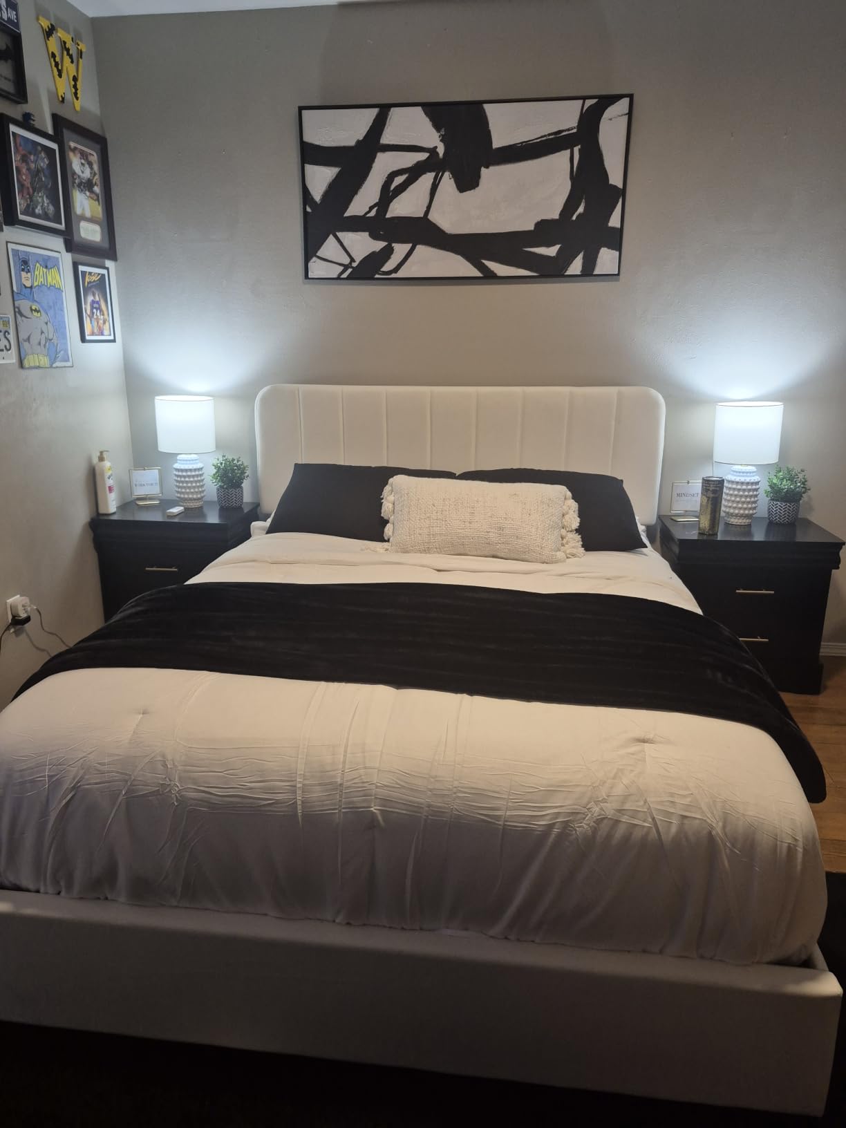VECELO Full Size Upholstered Bed Frame with 4 Drawers and Headboard, Velvet Platform Storage Bedframe, Wooden Slats Support, No Box Spring Needed, White customer photo 2