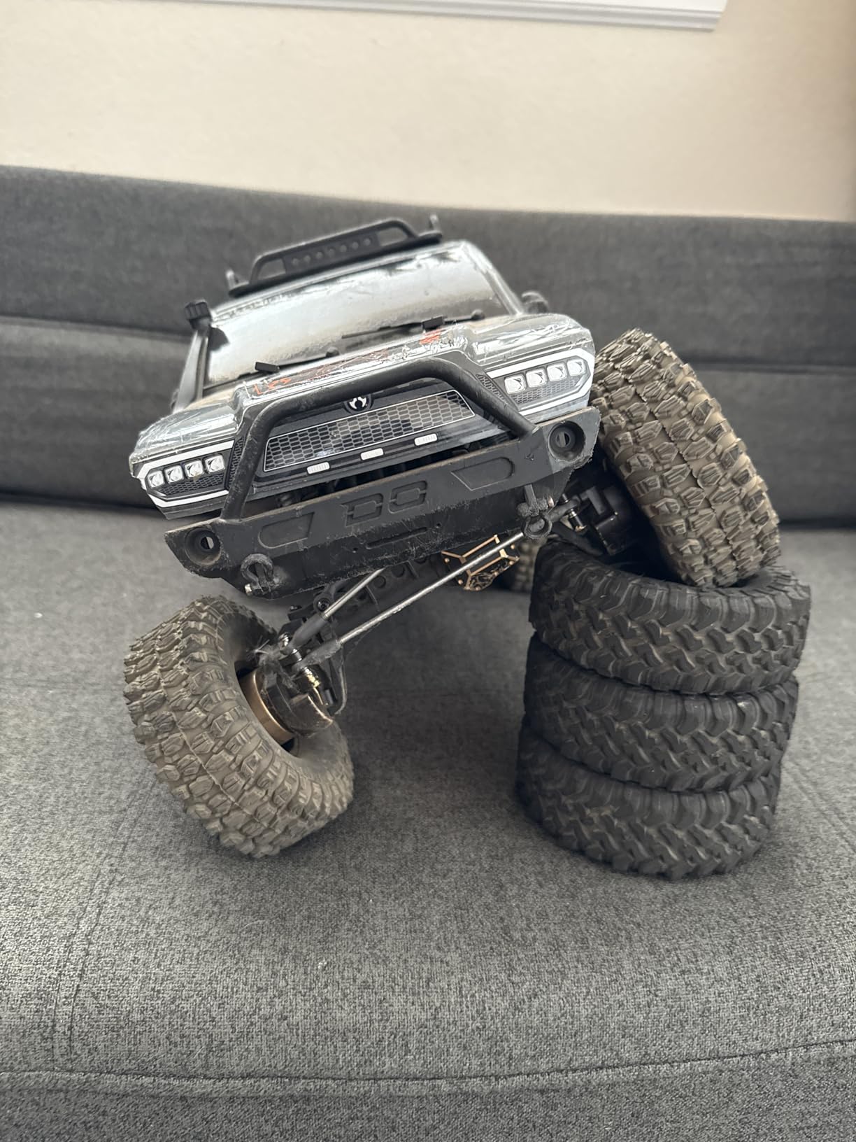 Axial RC Truck 1/10 SCX10 III Base Camp 4X4 Rock Crawler Brushed RTR (Battery and Charger Not Included), Gray, AXI-1375T2 customer photo 2
