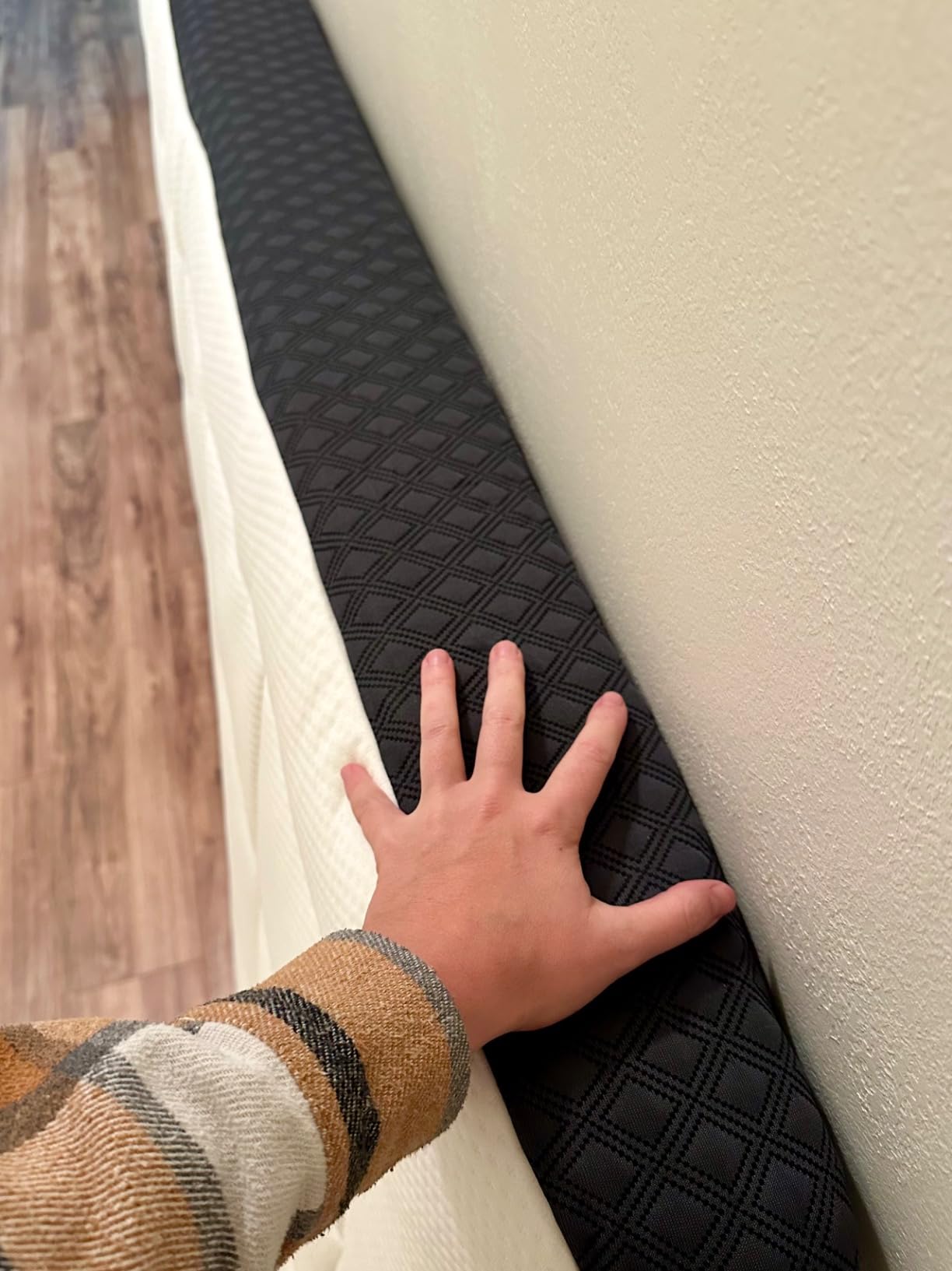 14 Inch Queen Mattress for Heavy People, Cooling Hybrid Mattress with Ice Silk Cover & Gel Memory Foam, 7-Zone Ergonomic Support, Extra Firm Bed with Strong Edge Support, No Sagging & Pressure Relief customer photo 2