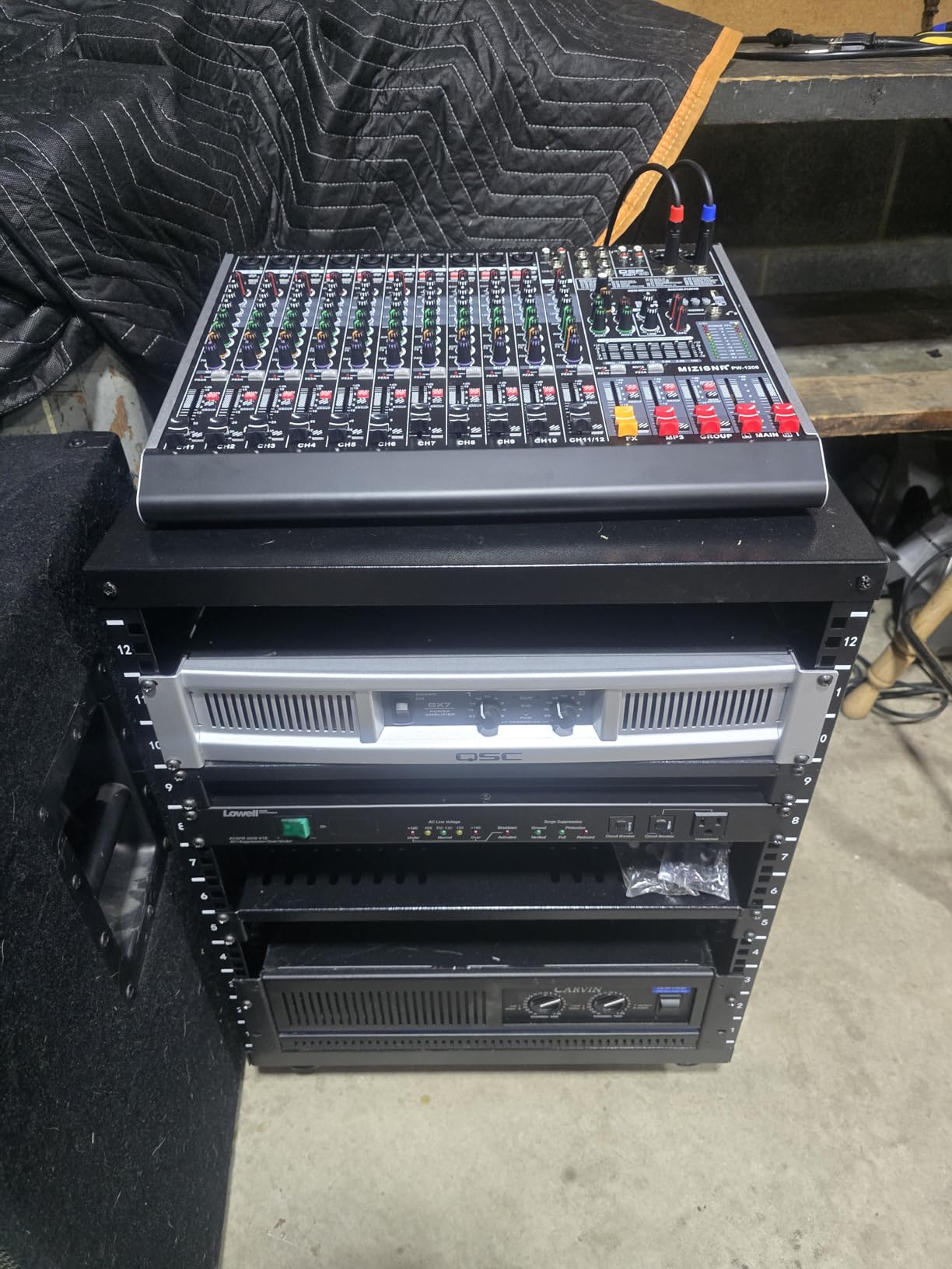 VEVOR 12U AV Rack Stand with Caster Wheels, Component Rack Cabinet Recording Studio Racks customer photo 1