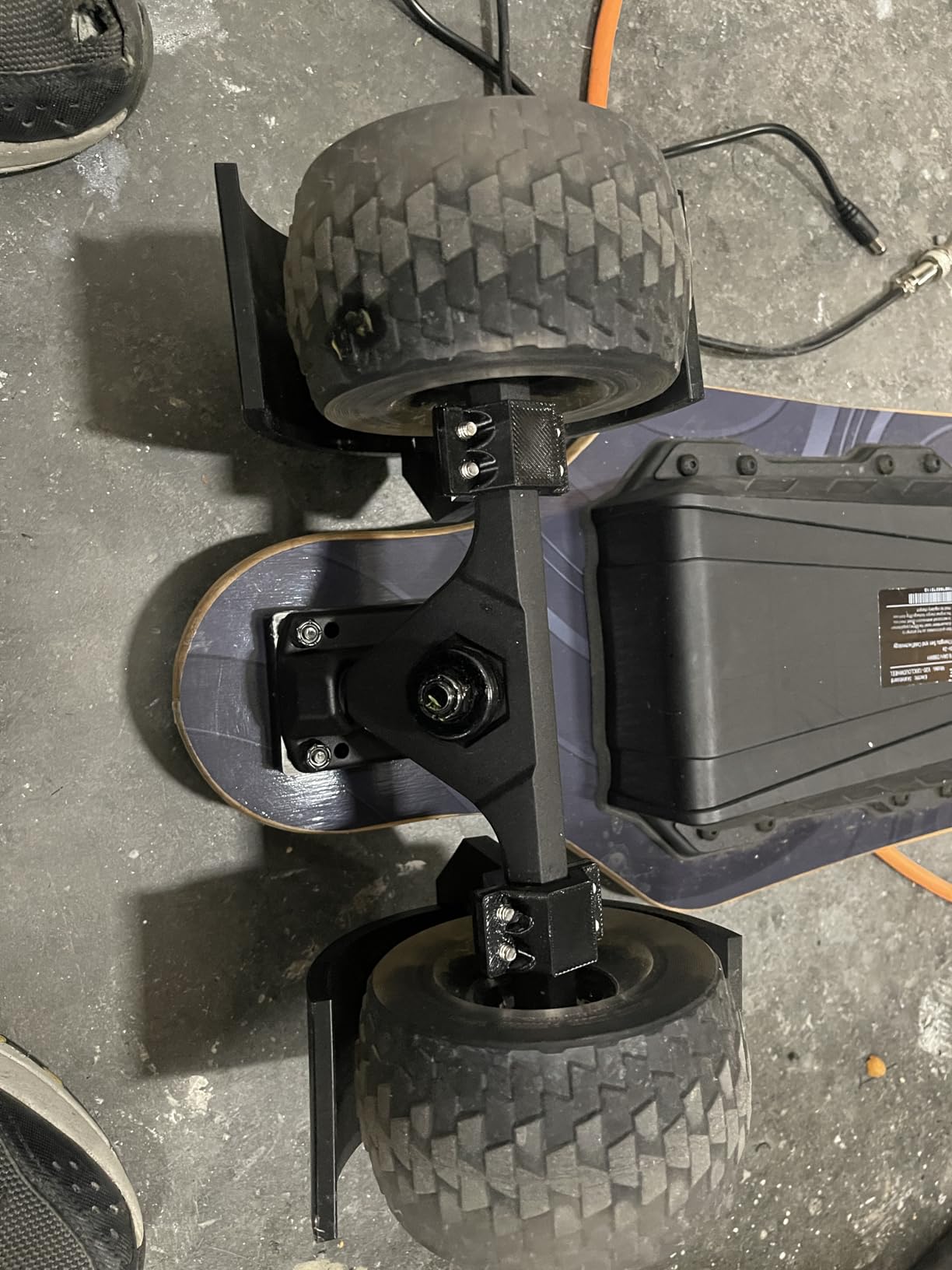 V4/V20 Electric Skateboard with Remote, 28 Mph Top Speed,22 Miles Range,1200W Hub-Motor, Longboard Skateboard for Adults ＆Teens customer photo 2