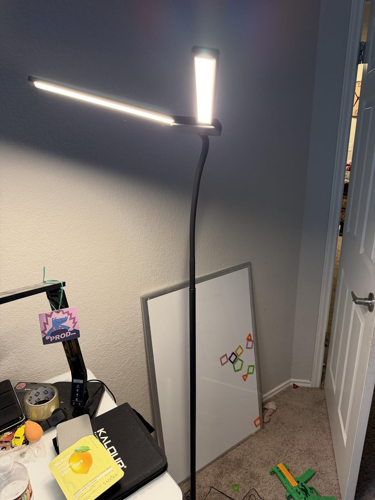 Syrinx LED Floor Lamp, 18W 2000LM Bright Floor Lamp for Office, Living Room | Focused & Wide-Area Dual Light, Flexible Neck, Eye Care, Dimmable Brightness & Color Temp, Auto Timer, Remote/Gesture Control customer photo 1