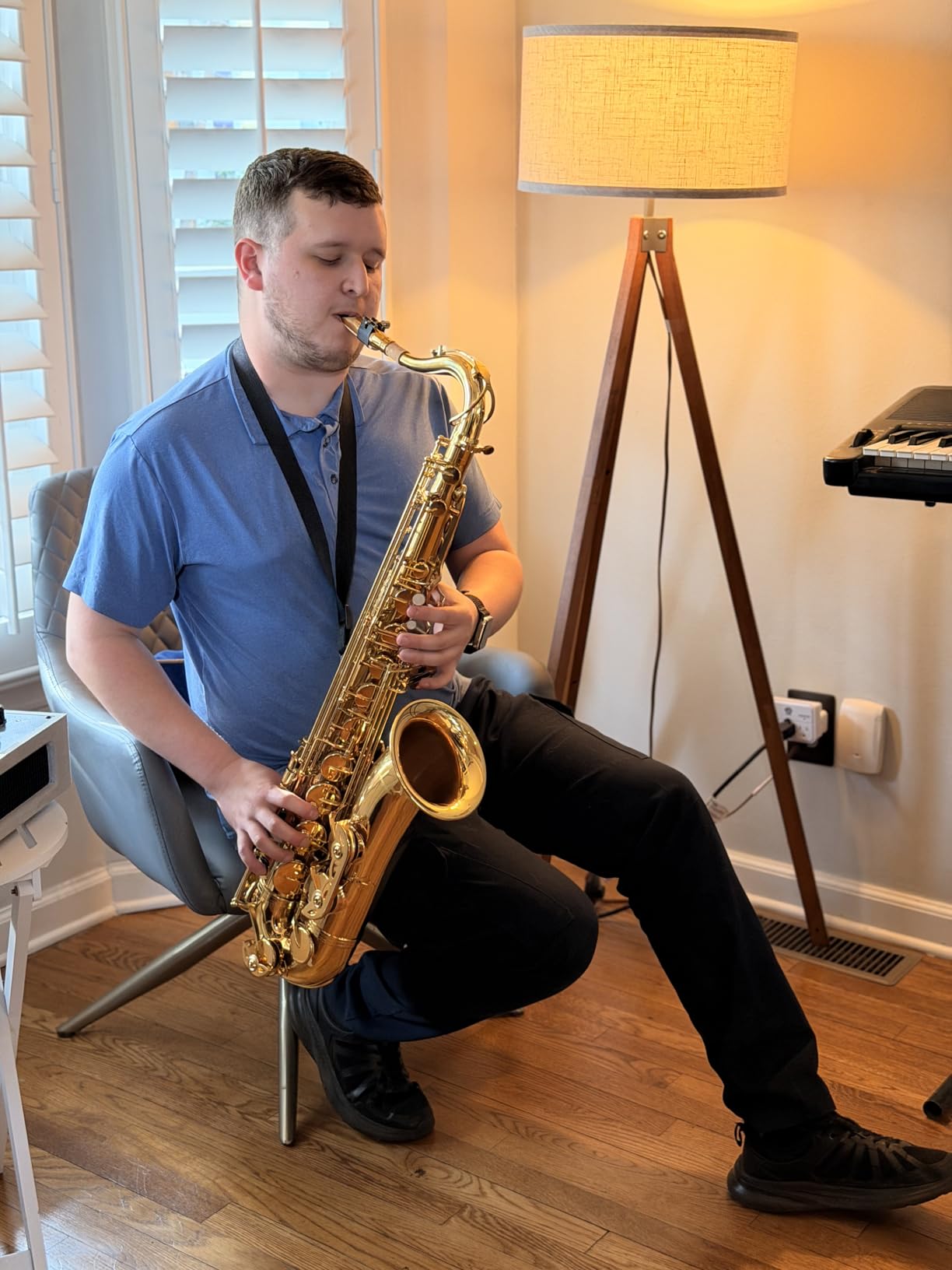 Senfot AS-200 Bb Tenor Saxophone Gold Lacquer Alto Sax Full Kit With Cleaning Cloth, Gloves, Brush, Headjoint, Reed, Strap, Stand, Tube Case, Saxophone for Beginners and Professional, Gold customer photo 1