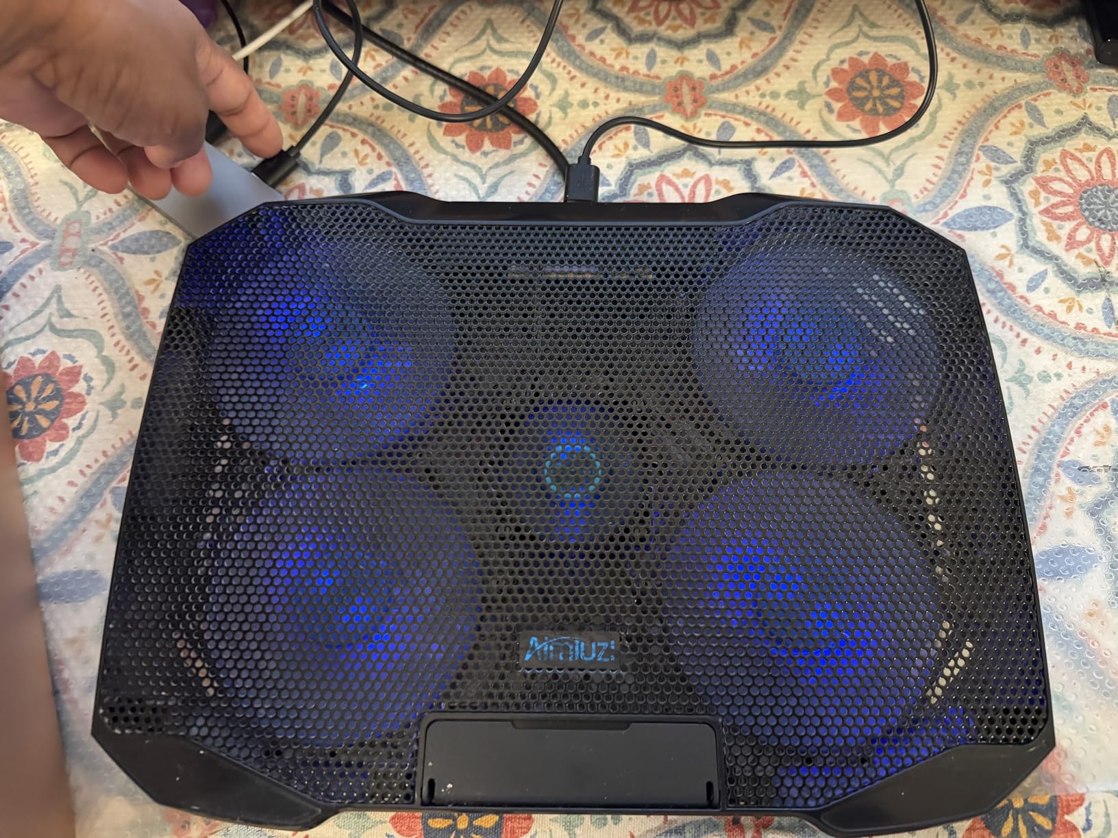 AIMIUZI Laptop Cooling Pad, Gaming Laptop Cooler with 9 Quiet Fans, Laptop Cooling Stand for 12-17 Inch, Laptop Computer Fan with 5 Height Adjustable,2 USB Ports,1 Phone Stand customer photo 2