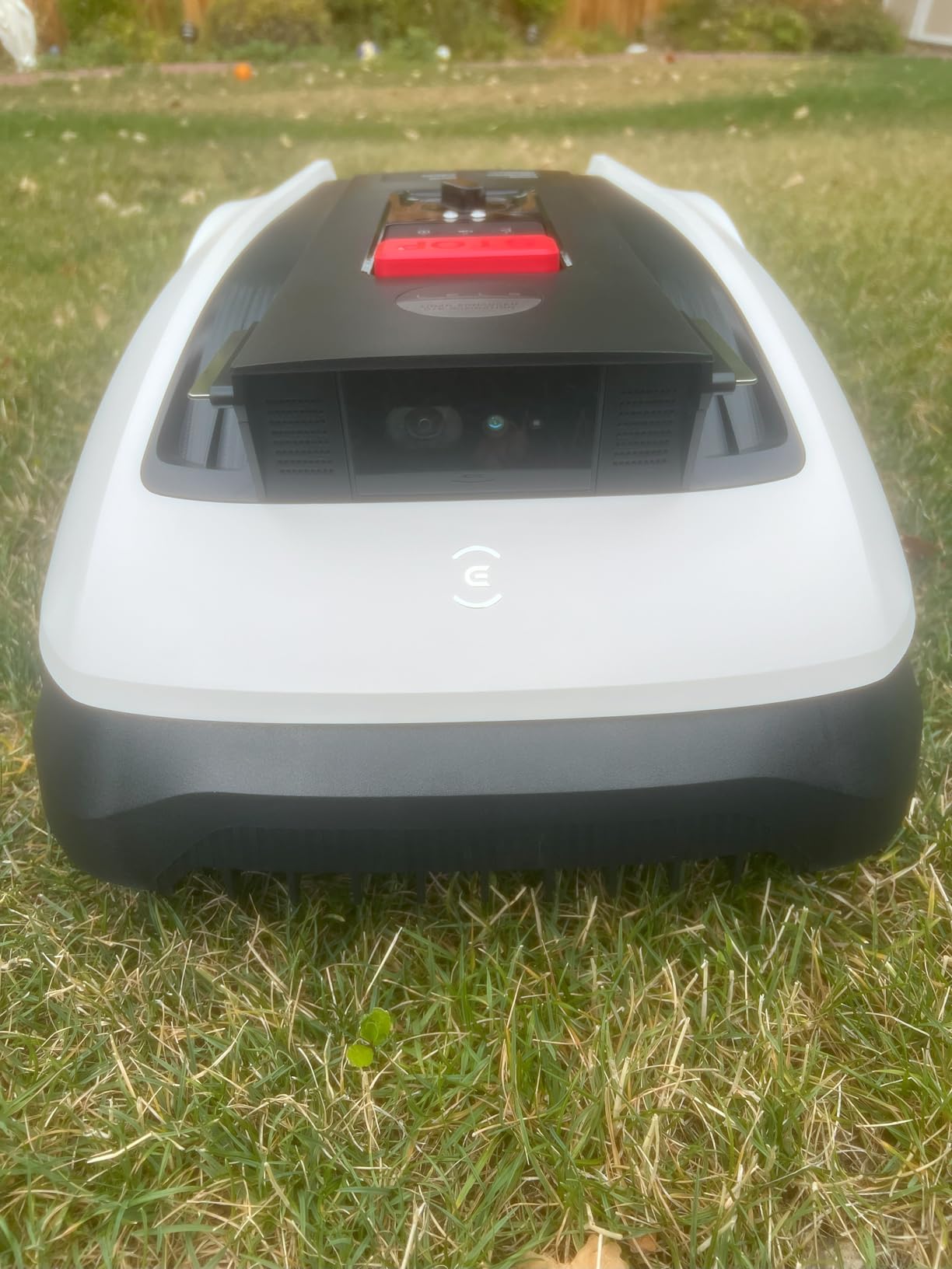 ECOVACS Goat O1000 RTK Robot Lawn Mower, Perimeter Wire Free Vision Robotic Lawnmower for 1/4 Acres Lawn, Automated Mapping, APP Control, 3D Obstacle Avoidance, Zero-Edge Cutting customer photo 1