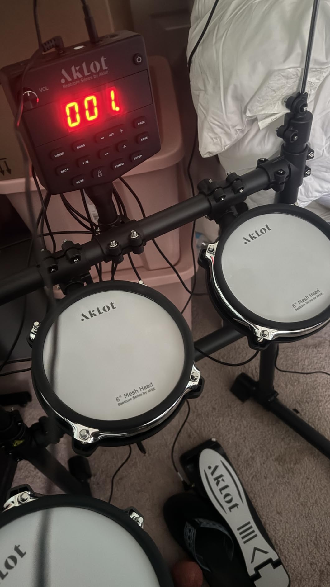AKLOT B-CORE530 Electric Drum Set: Dual-Zone Quiet Mesh Drum Pads, 10’’ Dual-Trigger Cymbals, Height-Adjustable Rack, 360 Sounds, USB MIDI, Lesson Book, Throne, Sticks, Headphones customer photo 2