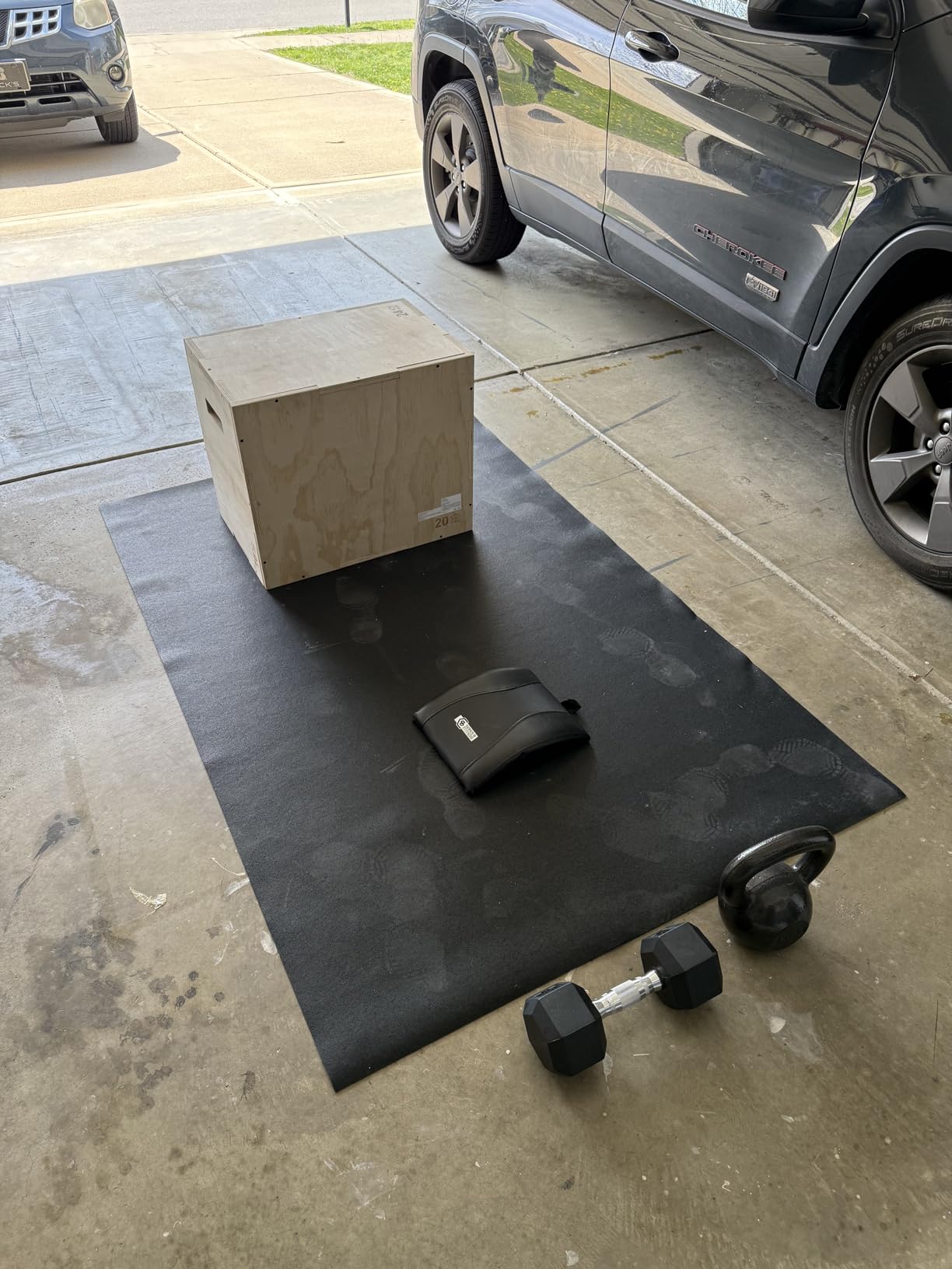 Amazon Basics Plyometric Jump Box, Plyo Box Jumps for Home Gym customer photo 1