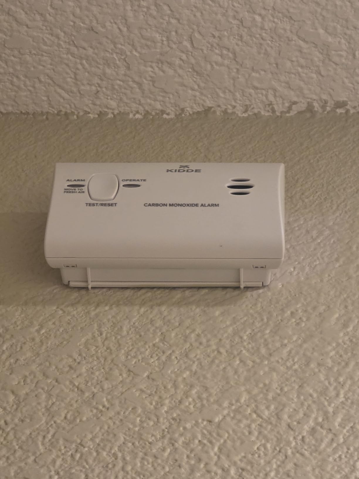 Kidde Carbon Monoxide Detector, AA Battery Powered, Portable for Travel or Home, 85 dB Alarm, LED Status Indicators, 3rd Edition customer photo 1