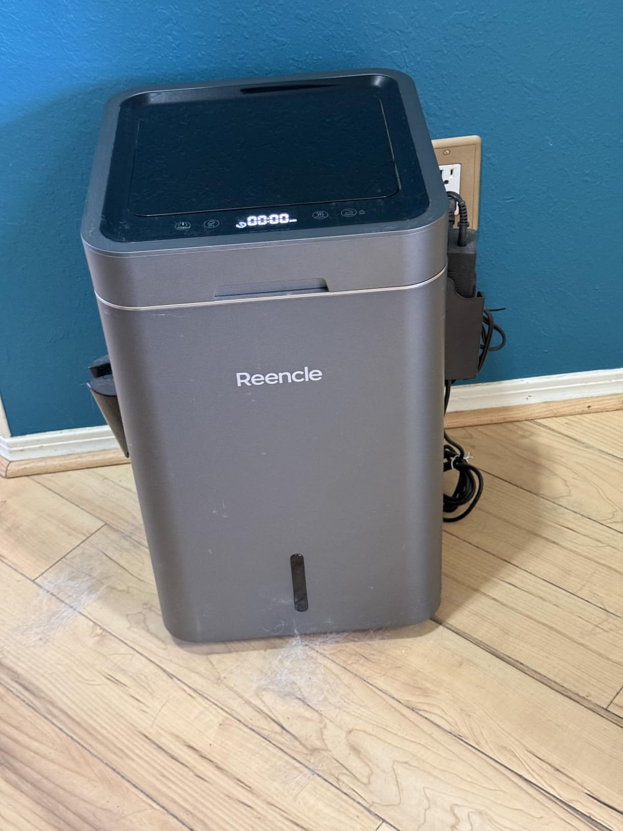 Reencle Gravity Electric Composter - 22L Kitchen Composter, Decomposes 3.3 lbs Daily, Odorless & Quiet Indoor Composting, Rapid Decomposition with All-new Compost Starter 2.0 + Booster Pack (Silver) customer photo 1