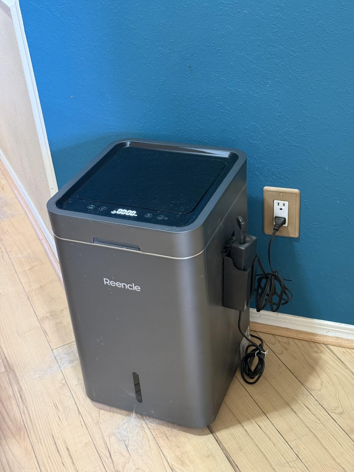 Reencle Gravity Electric Composter - 22L Kitchen Composter, Decomposes 3.3 lbs Daily, Odorless & Quiet Indoor Composting, Rapid Decomposition with All-new Compost Starter 2.0 + Booster Pack (Silver) customer photo 2