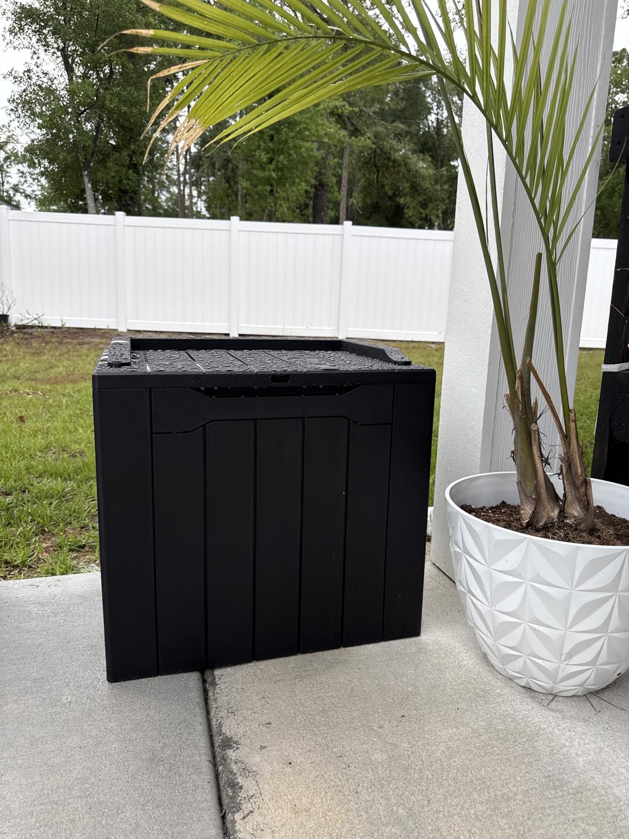 Devoko 78 Gallon Deck Box, Waterproof Resin Outdoor Storage Box for Outside and Patio, Outdoor Storage Bench Lockable for Patio Furniture, Garden Tools and Pool Supplies (Black, 78 Gallon) customer photo 1