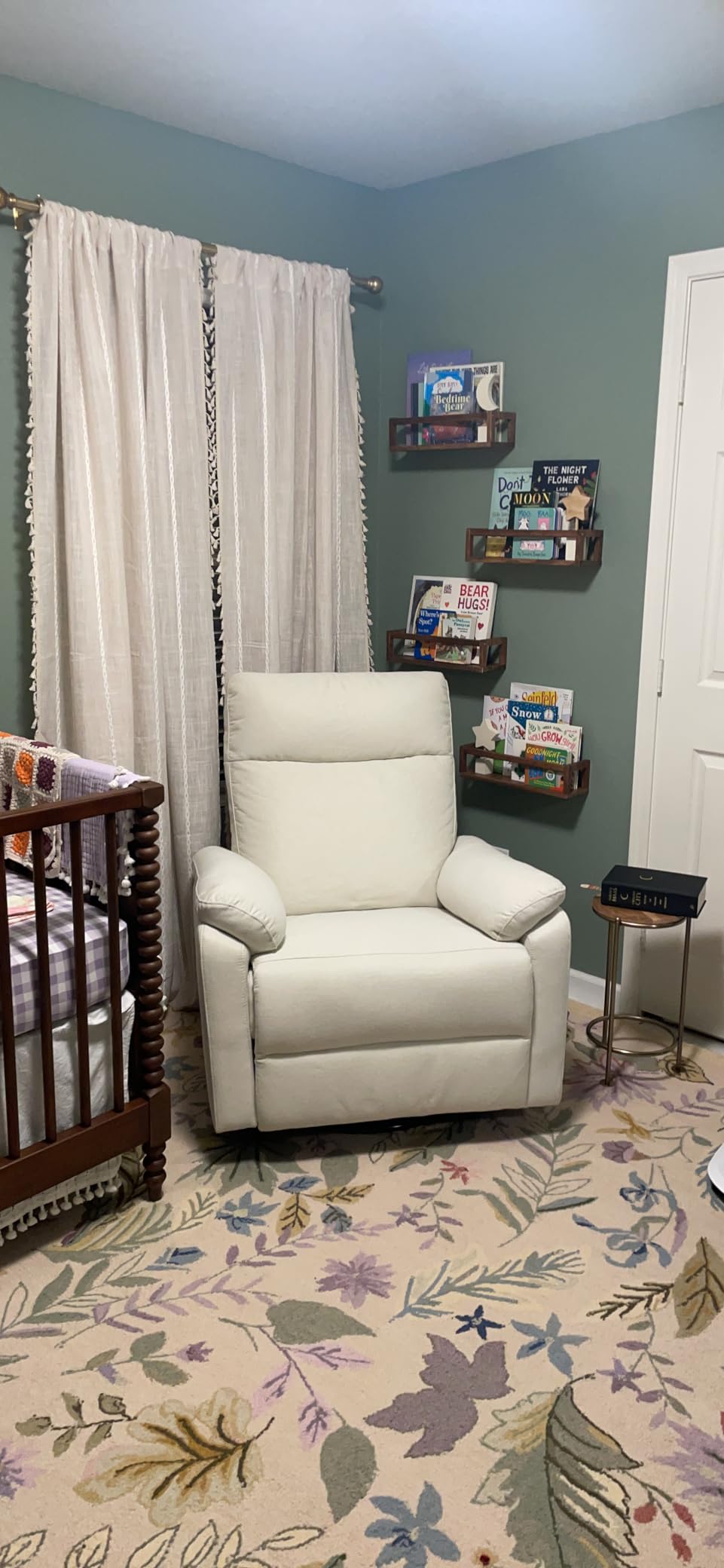 DaVinci Suzy Recliner Glider w/ 360° Swivel, Manual, Cozy Cream Boucle | GREENGUARD Gold & CertiPUR-US Certified - Ultra Cozy Recliner Chair for Nursery & Living Room - Manual Recliner customer photo 2