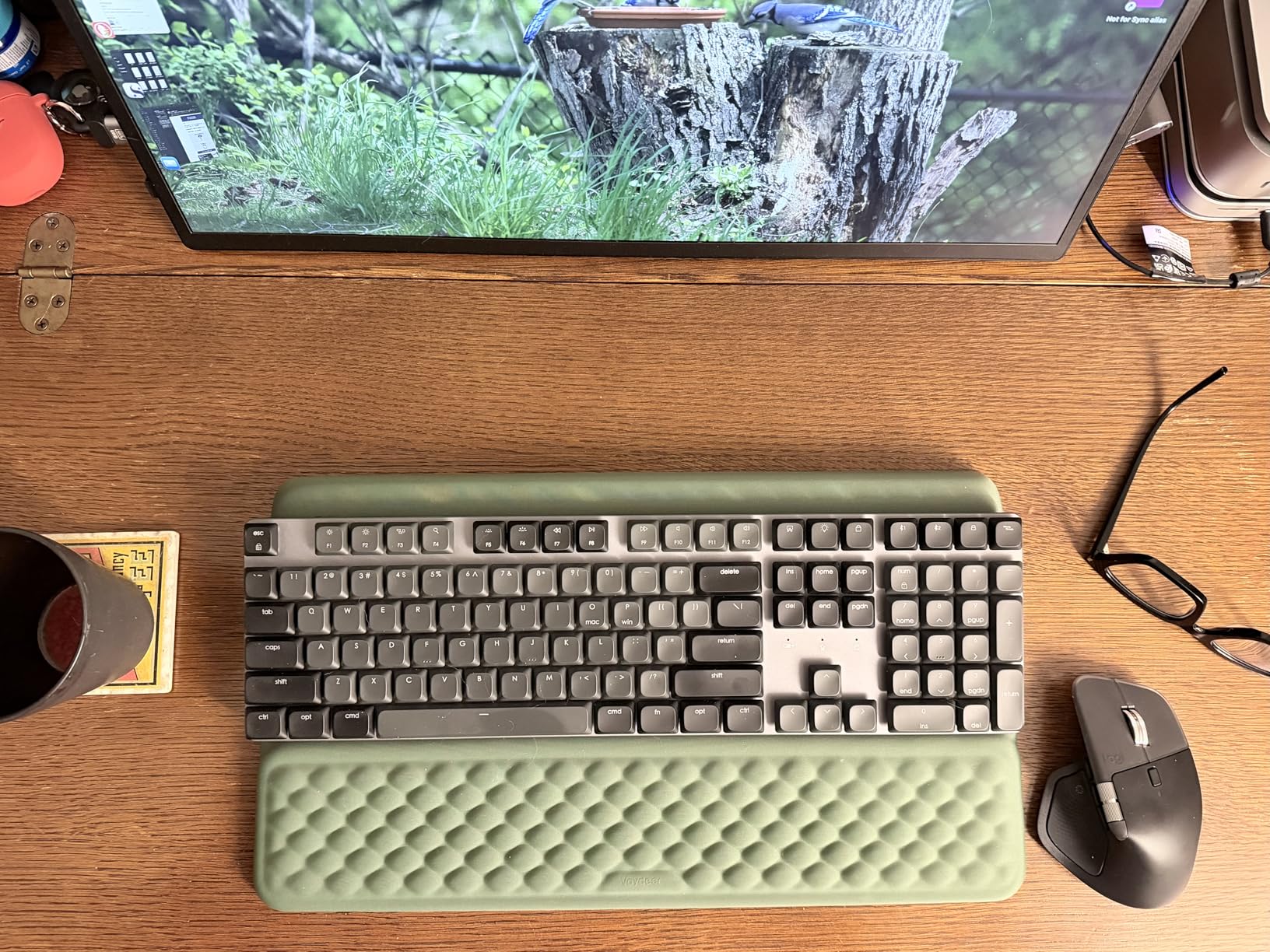 Vaydeer Wrist Rest with Keyboard Stand, Computer Wrist Support Pad, Ergonomic Keyboard Riser Holder Lifter Tray with Wrist Pad, Soft Memory Foam Desk Cushion, Palm Hand Typing for Office Home School customer photo 1