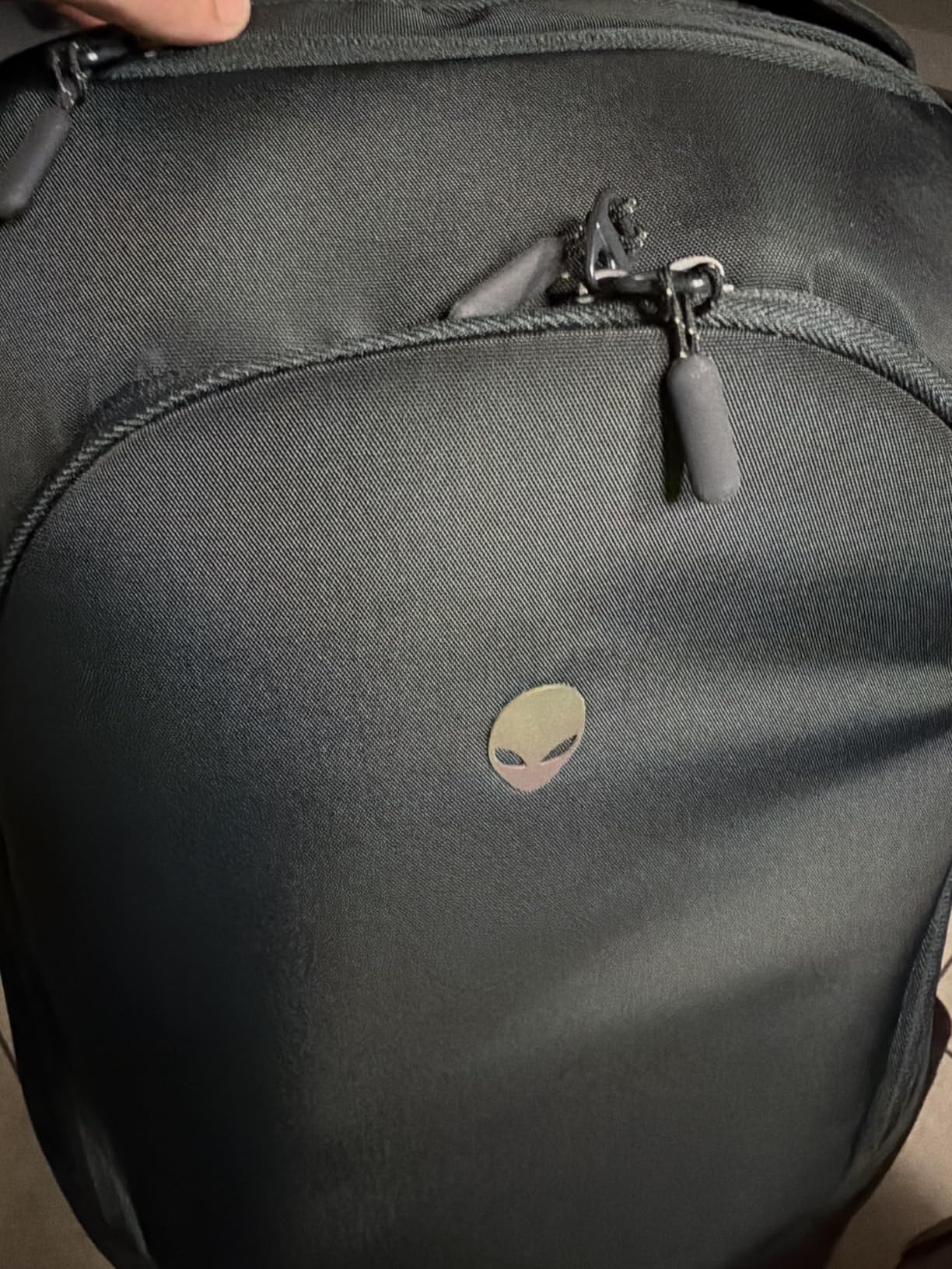 Alienware Laptop Backpack AW7825P, 18in, 28L, Water Resistant | Cross-linked Polyethylene Foam, 100% Recycled Content, RFID Resistant, Tablet Compartment customer photo 2