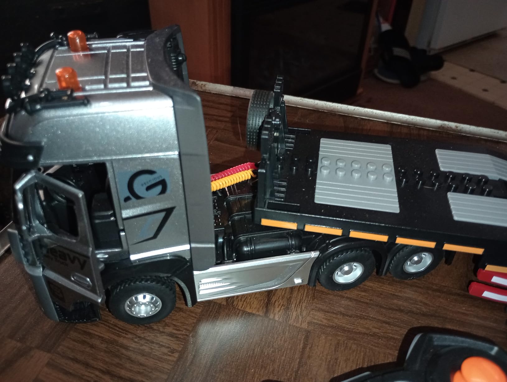 9 Channel RC Semi Truck Metal Cab, 2.4Ghz Remote Control Truck and Trailer | RC Tow Truck Construction Vehicle with Lights and Sounds, Birthday Gift for Kids Boys 14.6