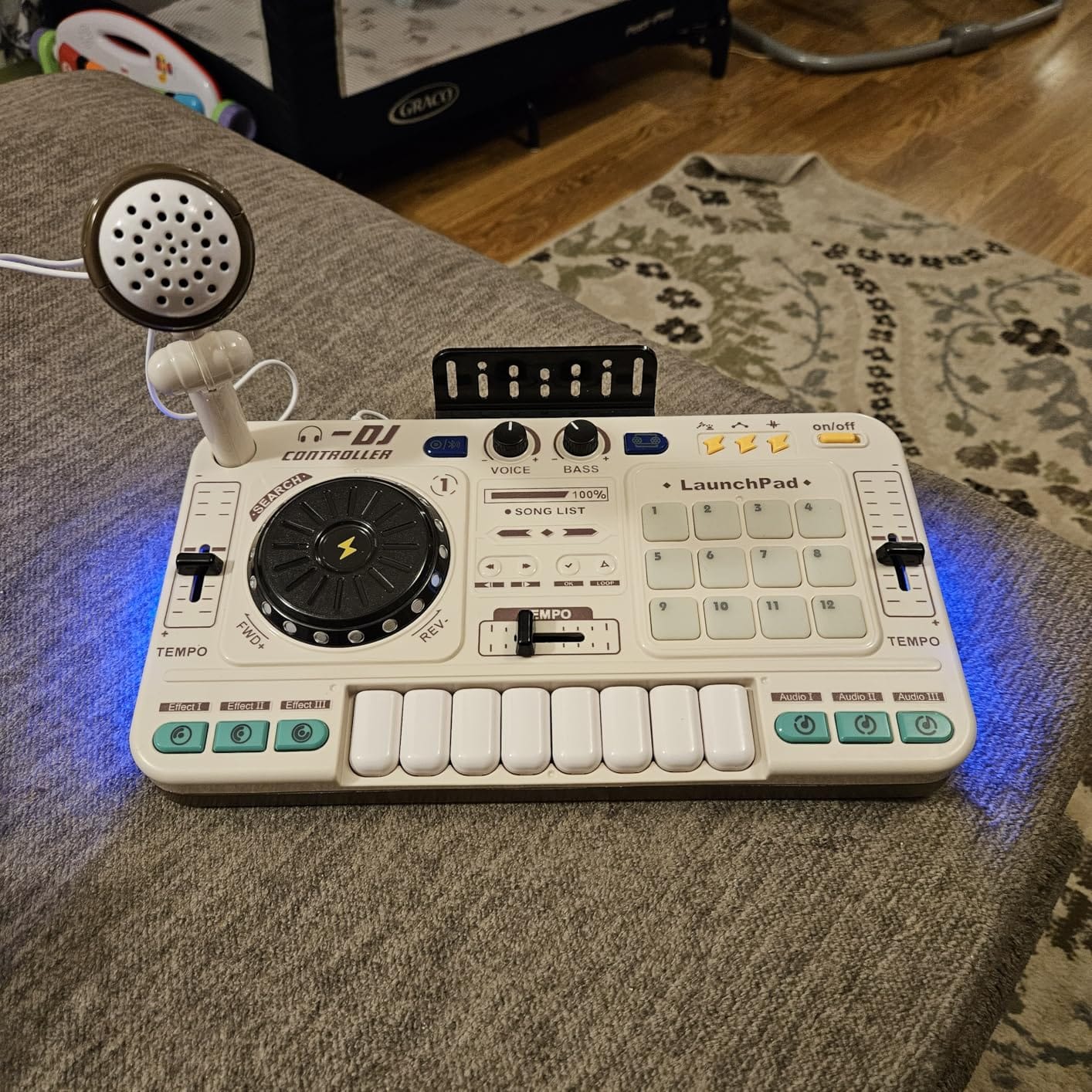 Tsomtto Kids DJ Mixer Table Musical Toy with Lights & Bluetooth customer photo 1