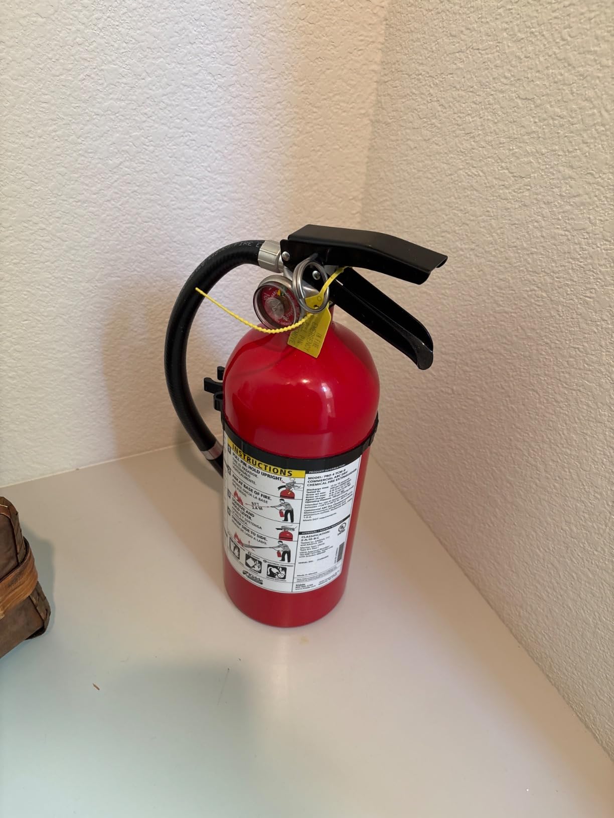 Kidde Pro 460 Commercial Fire Extinguisher, 4A:60-B:C, PRO-10MP-1 | High Capacity, Rechargeable & Reusable, For Large Common, Flammable Liquid, & Electrical Fires, 10 lb. Dry Chemical customer photo 1