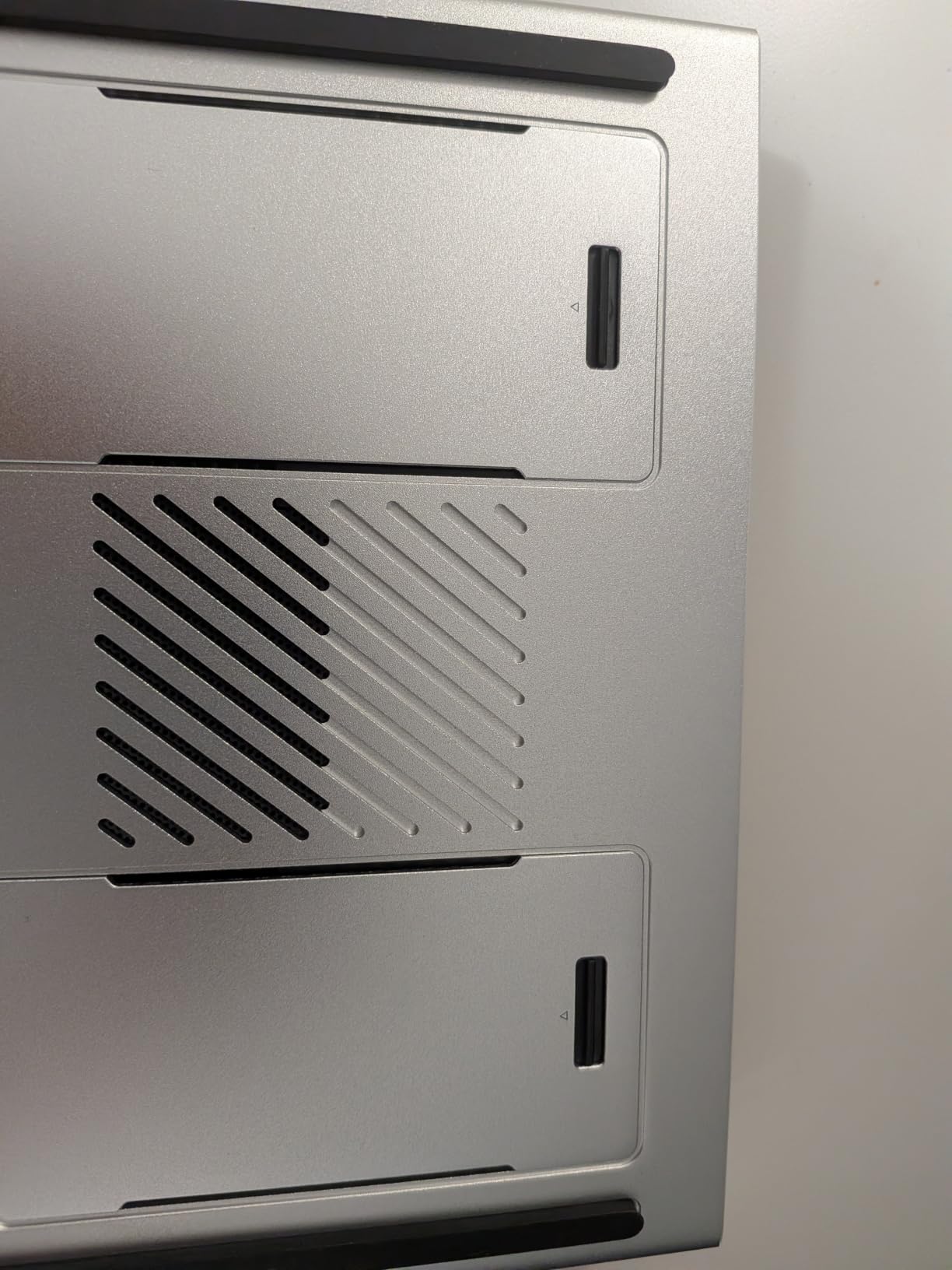 LincStation N2 6-Bay NAS Server, Intel N100 16GB LPDDR5 RAM, 10GbE NAS Storage, 2X SATA Bays, 4X M.2 NVMe Slots, DIY NAS for Plex, Docker, Private Cloud, Unraid Starter License Included, Diskless customer photo 1