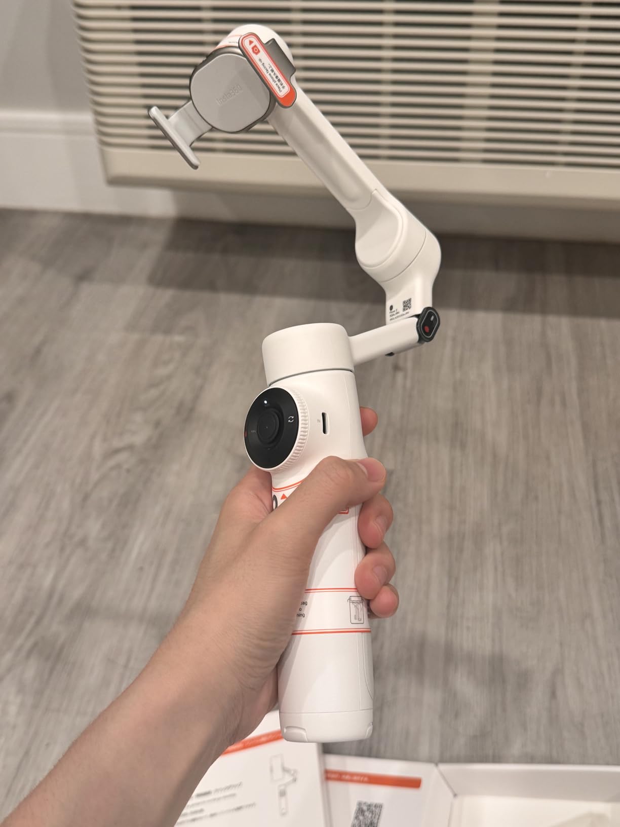 Insta360 Flow 2 Grey - Foldable AI Gimbal for iPhone, AI Tracking, Multi-Person Tracking, Built-in Tripod/Selfie Stick, Remote Control, iPhone/Android Portable Stabilizer customer photo 1