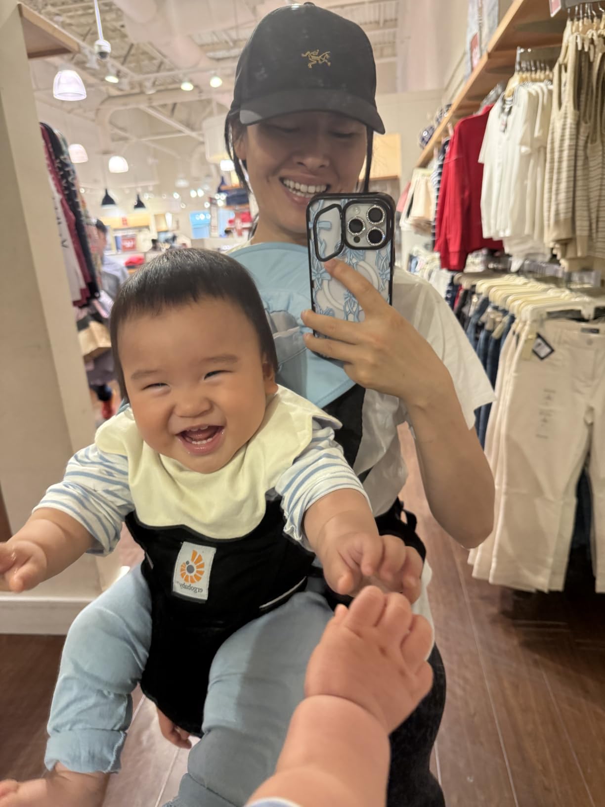 Ergobaby Alta Hip Seat Baby Carrier for Babies and Toddlers 4-48 Months, 3-Position Convertible Ergonomic Baby Carrier, Natural Beige customer photo 2