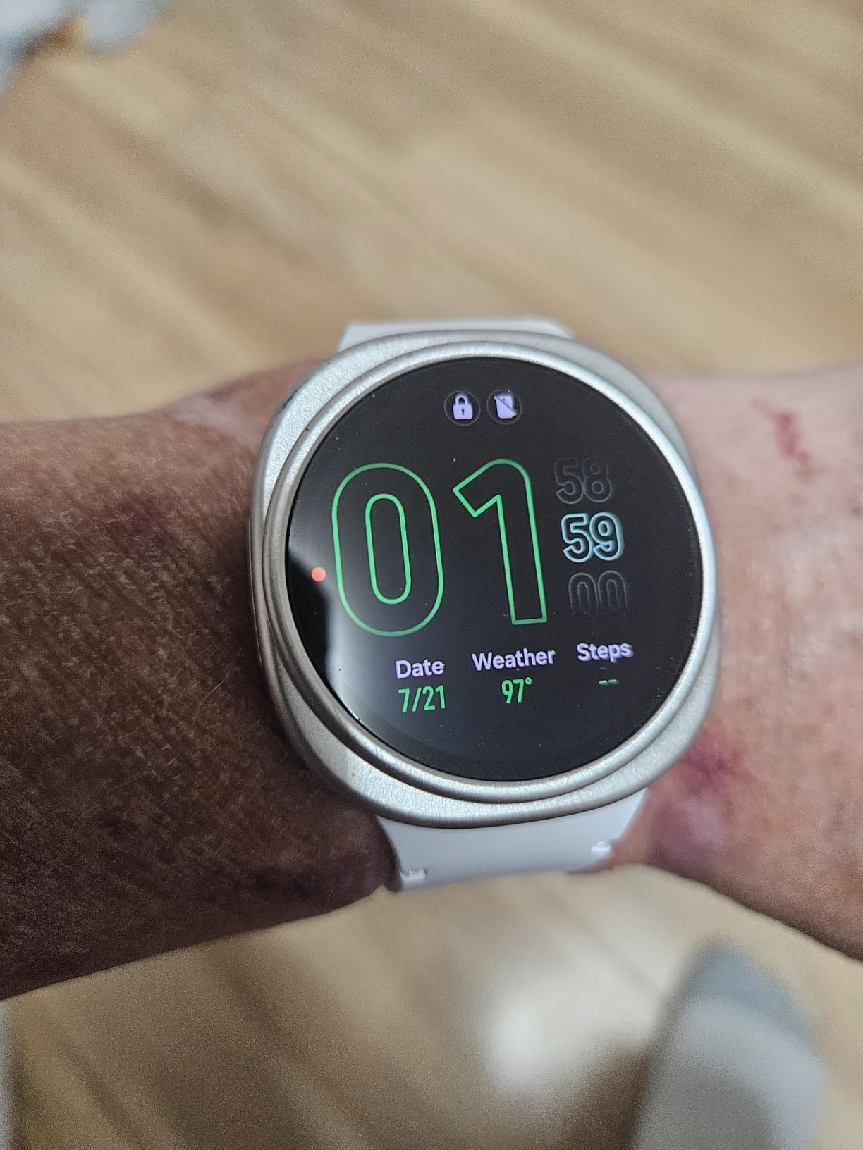 Samsung Galaxy Watch 8 (2025), Silver, 40mm, Bluetooth Smartwatch | Cushion Design, GPS Fitness Tracker, Sleep and Running Coach, Energy Score, Heart Rate Tracking [US Version, 2 Yr Warranty] customer photo 2