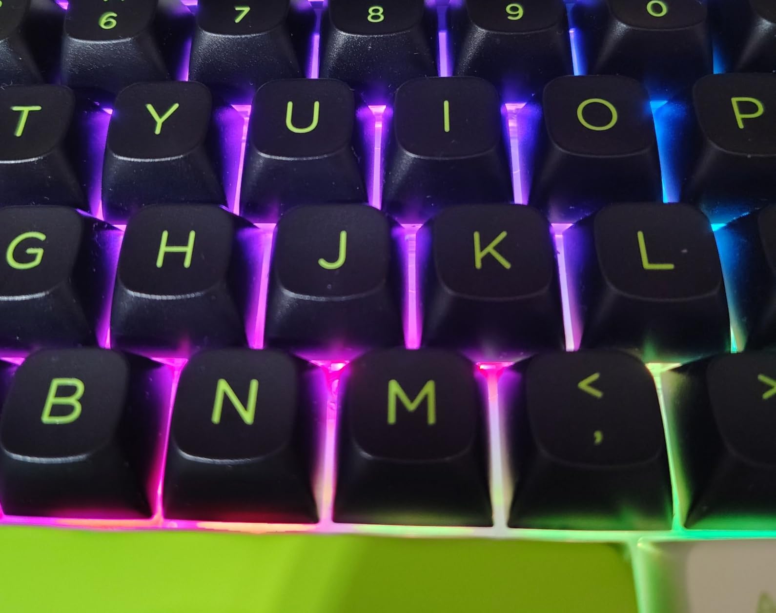 Redragon K734W 75% Wireless Mechanical Keyboard RGB - White & Green | BT5.0/2.4G/USB-C 81Keys TKL Custom Hot Swappable Gaming Keyboard, Pre-lubed Linear Switche, Gasket Creamy Keyboard for PC/MAC customer photo 1