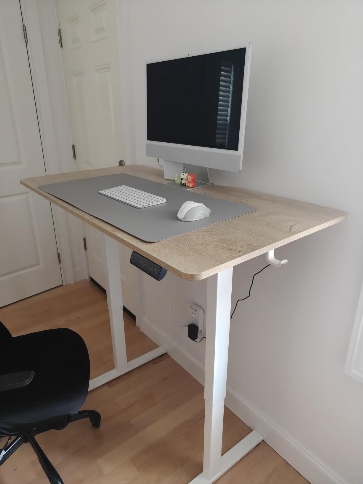 FEZIBO Standing Desk 48 x 24 Inch Electric Height Adjustable, Maple | Sit and Stand Up Adjustable Desk, Home Office Computer Desk with 3 Customizable Memory Presets customer photo 2