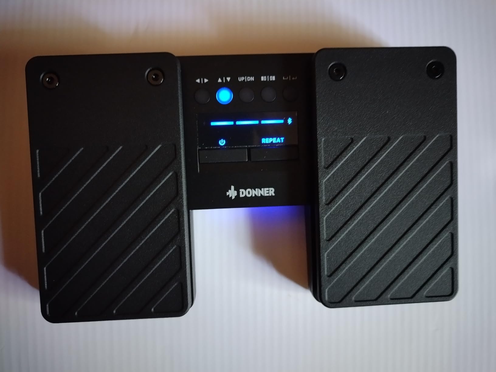 Donner Wireless Bluetooth Page Turner Pedal for iPad Tablets Phone Foot Pedal, Black customer photo 2