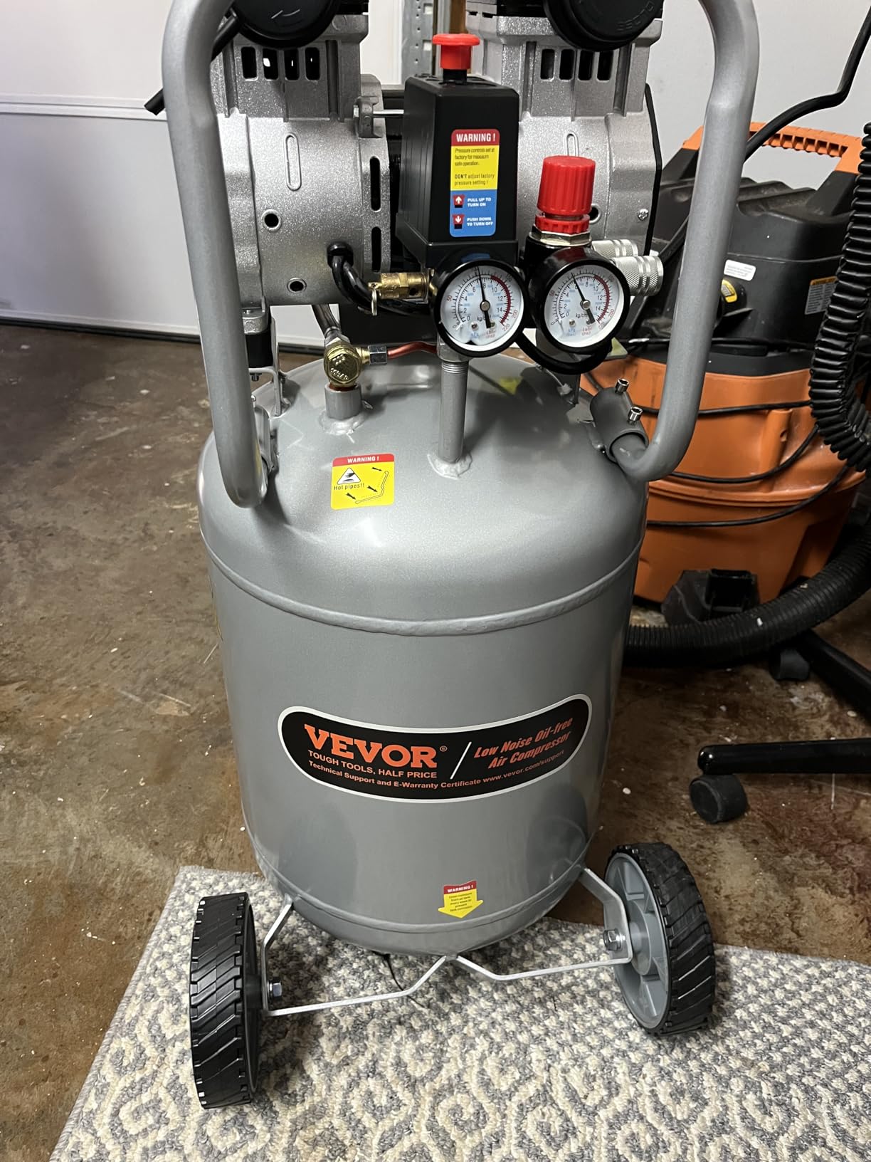 VEVOR 13-Gallon Air Compressor, 2HP, 4.6 SCFM@90PSI, Oil-Free Tank, 66dB Quiet Operation, Ideal for Tire Inflation, Woodworking, Auto Repairs, and Spray Painting (125 PSI Max) customer photo 2