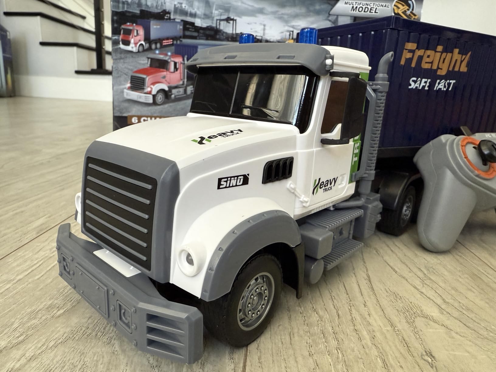 23.6-Inch 9-Channel Remote Control Semi Truck with Trailer - 1:24 Scale RC Container Carrier Truck Toy for Kids 3-8, Dual Batteries, Light & Sound Effects, Ultimate Gift for Boys & Girls customer photo 1