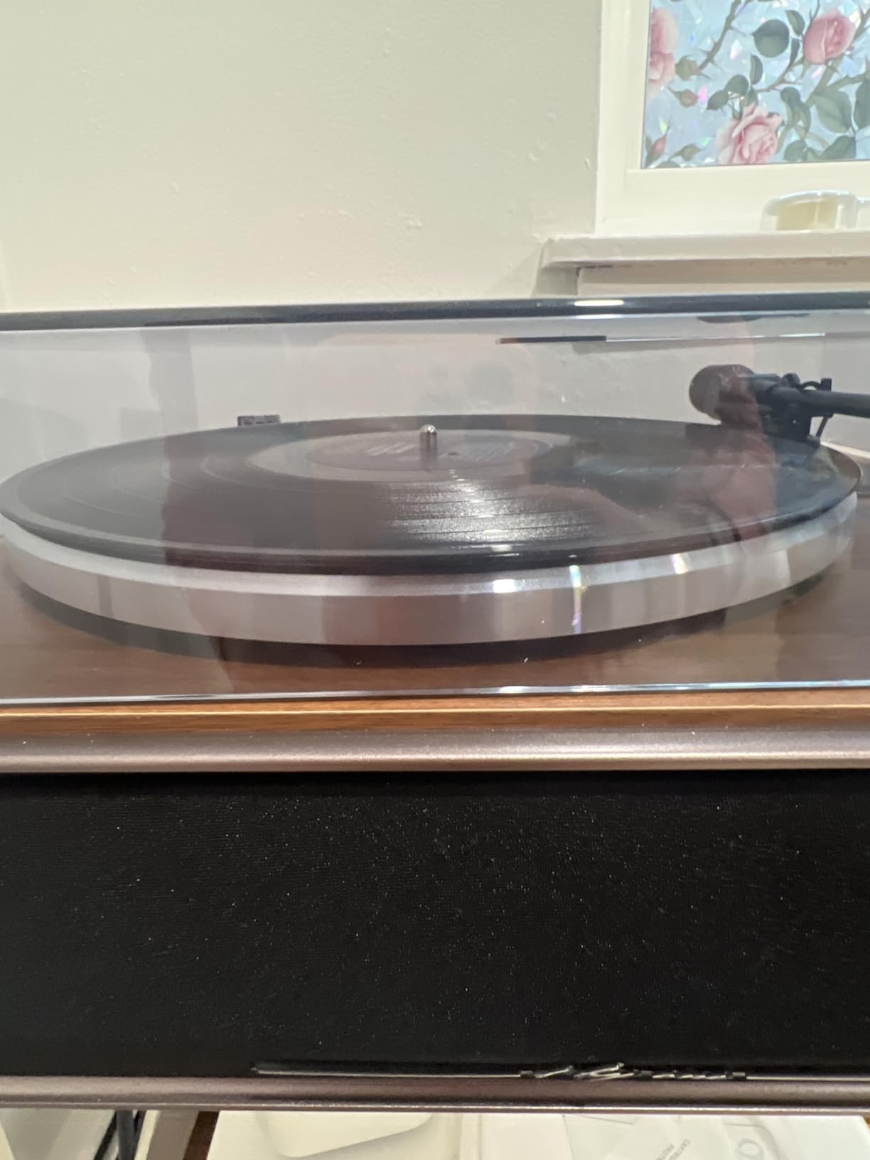 1 BY ONE Vinyl Record Player with Built-in Speakers, Belt-Drive Turntable customer photo 2