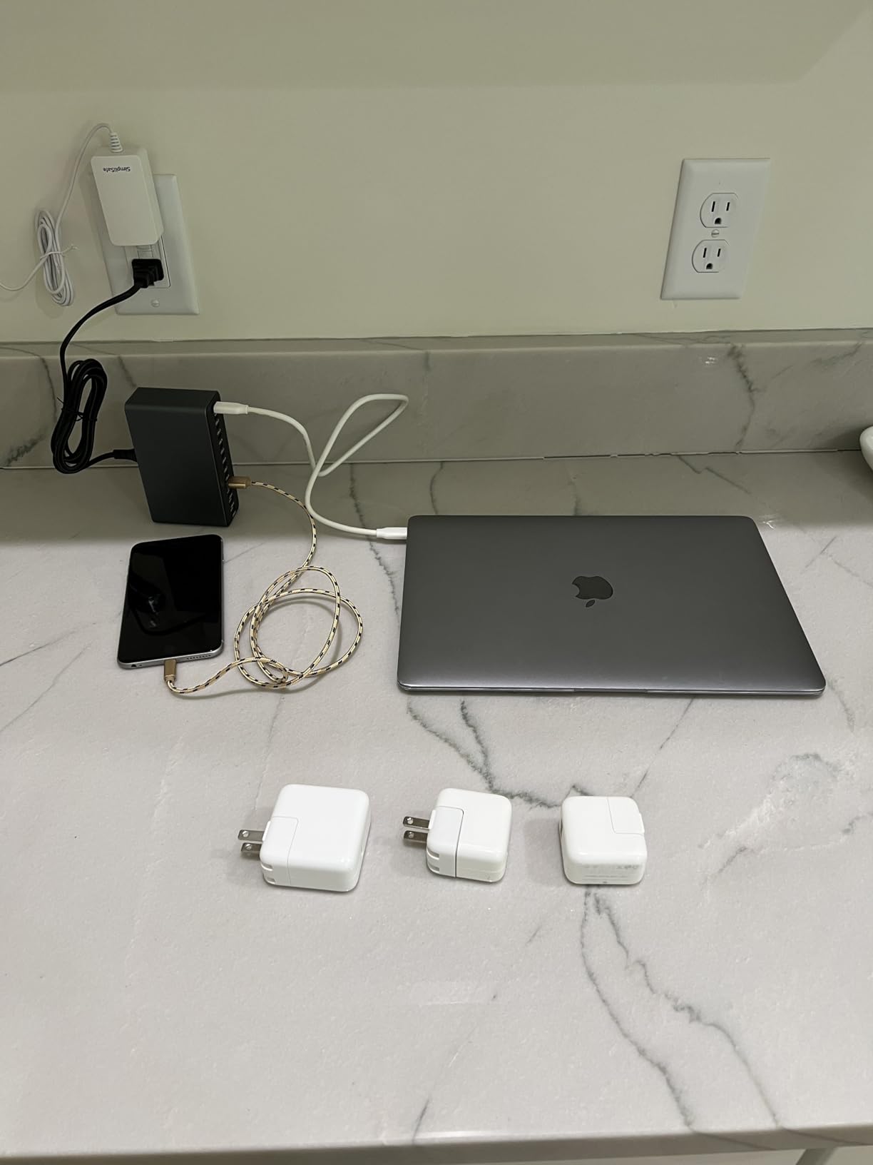 12 Ports Aluminum Alloy 380W Charging Station Fast USB C Charger Block | 65W Laptop GaN Charger for MacBook Pro/Air/iPad Pro/iPhone customer photo 1