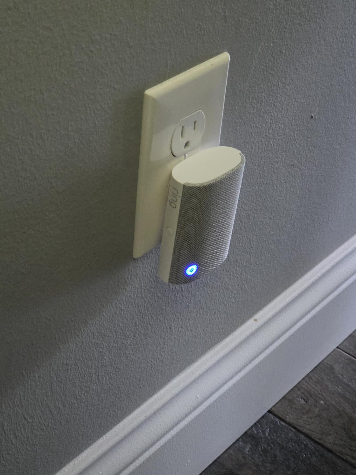 Ring Chime - Enhanced audio for real-time alerts you can hear from anywhere, easy plug-in setup, simple wifi & Bluetooth connectivity, sleek design, White customer photo 1
