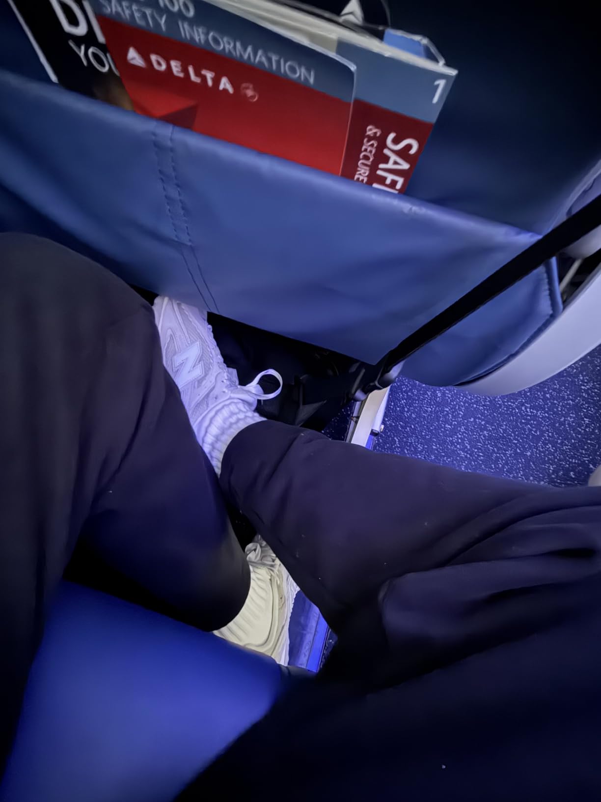 Foot Hammock for Plane Travel, No Collapse Thickened Bamboo for Long Flight - Airplane Foot Hammock with Extended Adjustment Strap, Desk Foot Hammock to Relax Your Feet customer photo 2