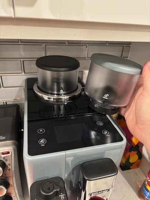 De'Longhi Rivelia Automatic Espresso Machine, Grinder & Frother, Easy Bean Switching, Pebble Gray customer photo 1
