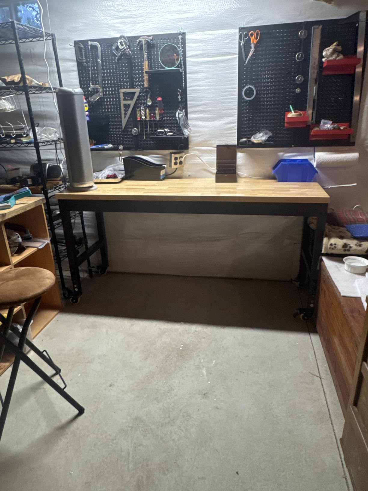 VEVOR Adjustable Workbench, 48 x 20-inch Heavy Duty Work Bench with 28.5-38.3 Inches Height Adjustment, 2000 lbs Capacity Garage Workbench with Power Outlets customer photo 2