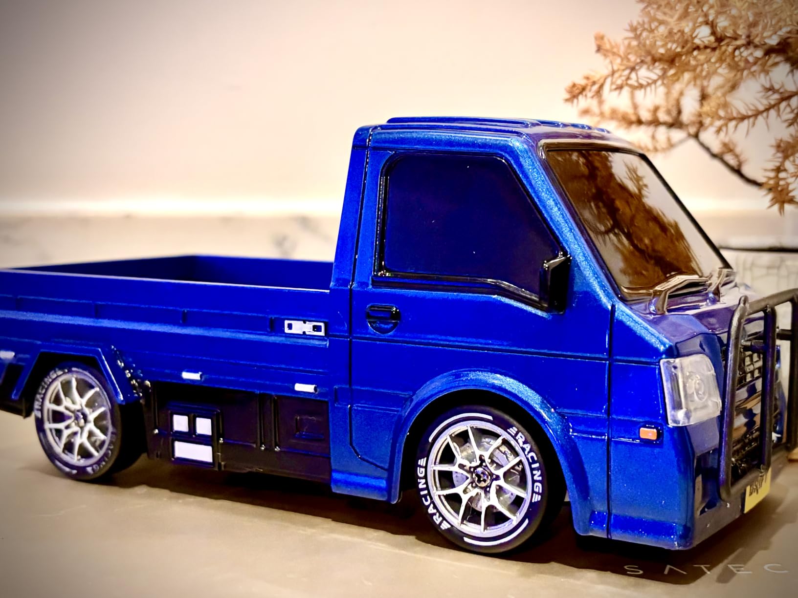1/24 4WD RC Drift Car, 2.4GHz 20KM/H High Speed Remote Control Racing Car with Drifting Tires, Gift for Kids Adults customer photo 1