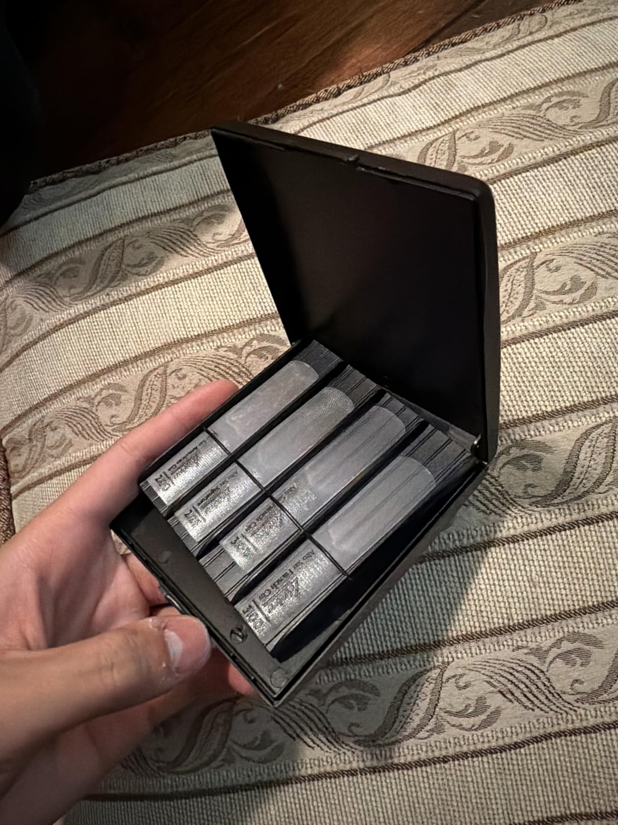 Reeds Case for Clarinet Reeds Saxophone Reeds, Holds 8 Pieces for Multi-Instrument Reed, Rosawood Grain PC Material customer photo 1