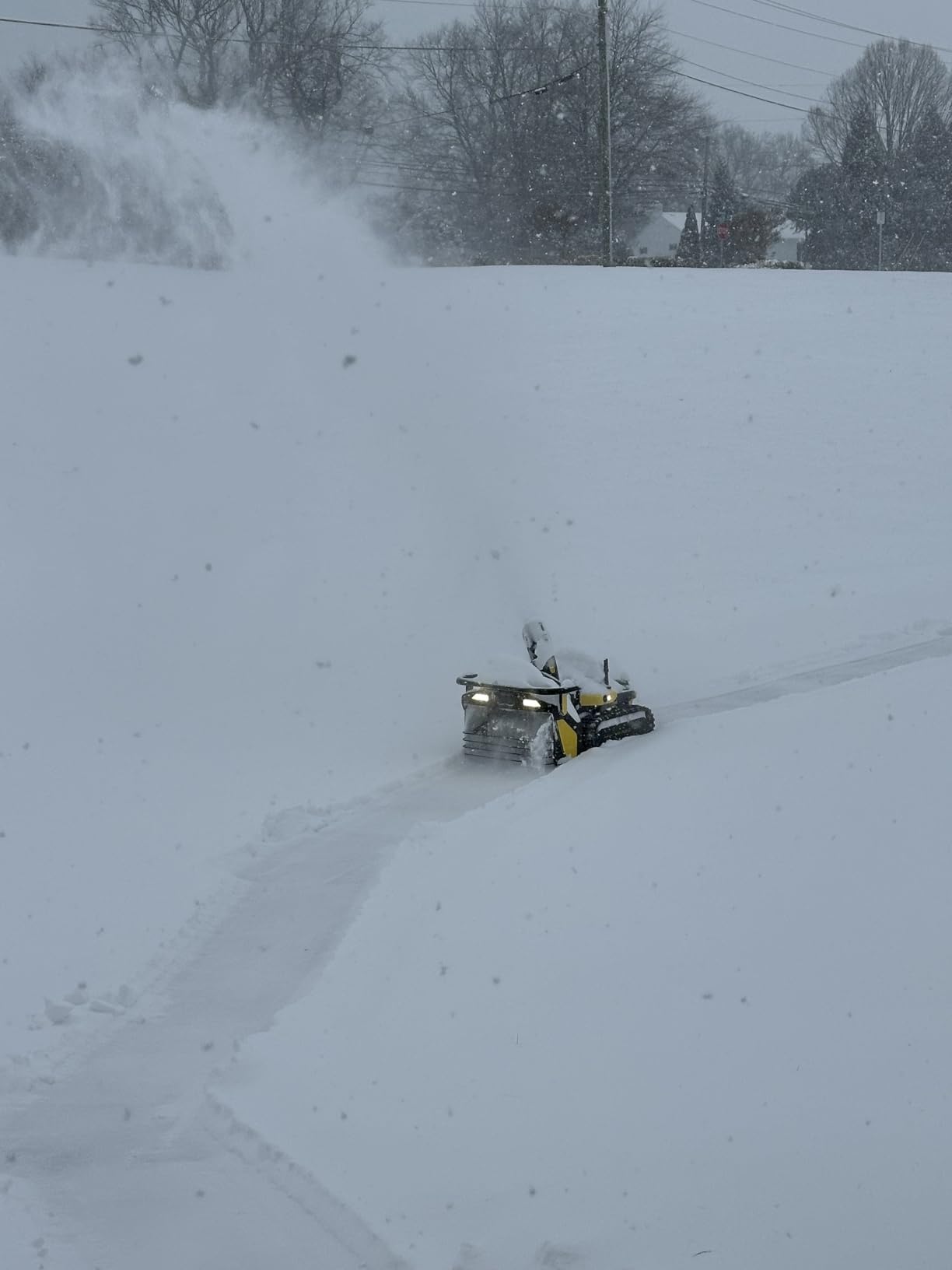 YARBO 2-Stage 24/7 Autonomous Robot Snow Blower with Modular Design | 24/7 Autonomous with 6-40ft Throwing Distance, 12