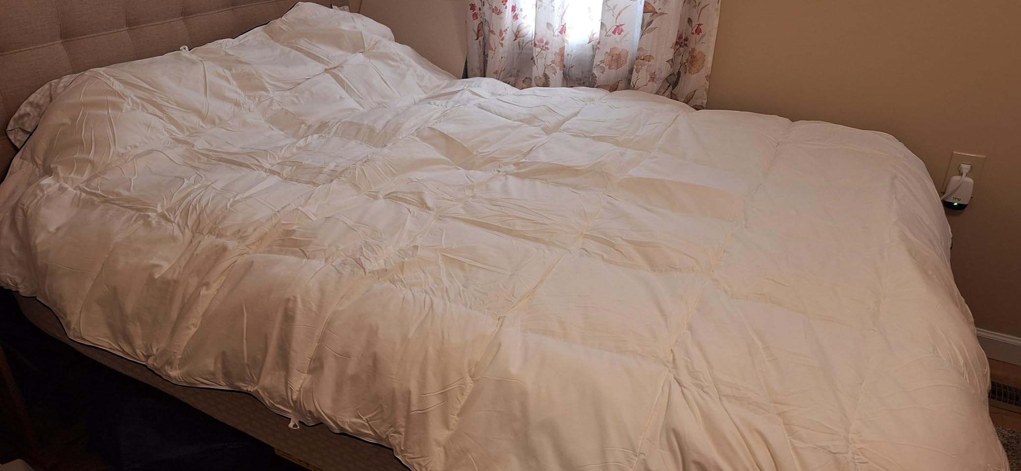 Luxury White Goose Down Fiber Feathers Comforter Queen Size Duvet Insert | Hotel Collection 100% Cotton Cover Fabric, All Season Medium Warmth, High Fill Power, 8 Corner Tabs, Breathable, Hypoallergenic customer photo 2